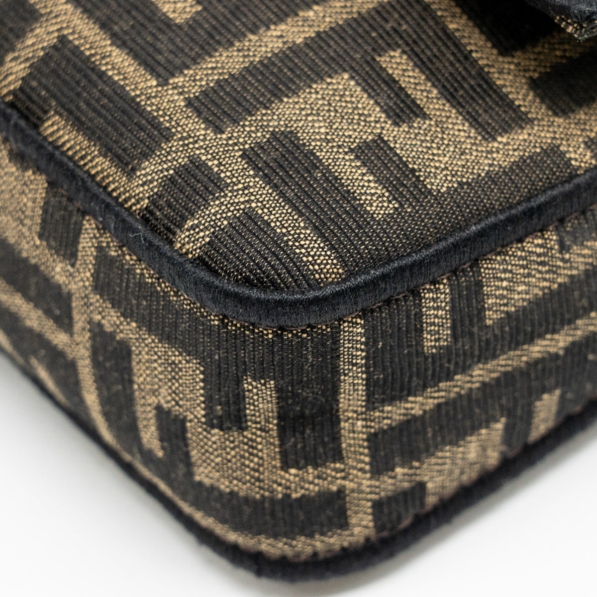 fendi-mini-baguette-ff-jacquard-canvas-brown-ghw