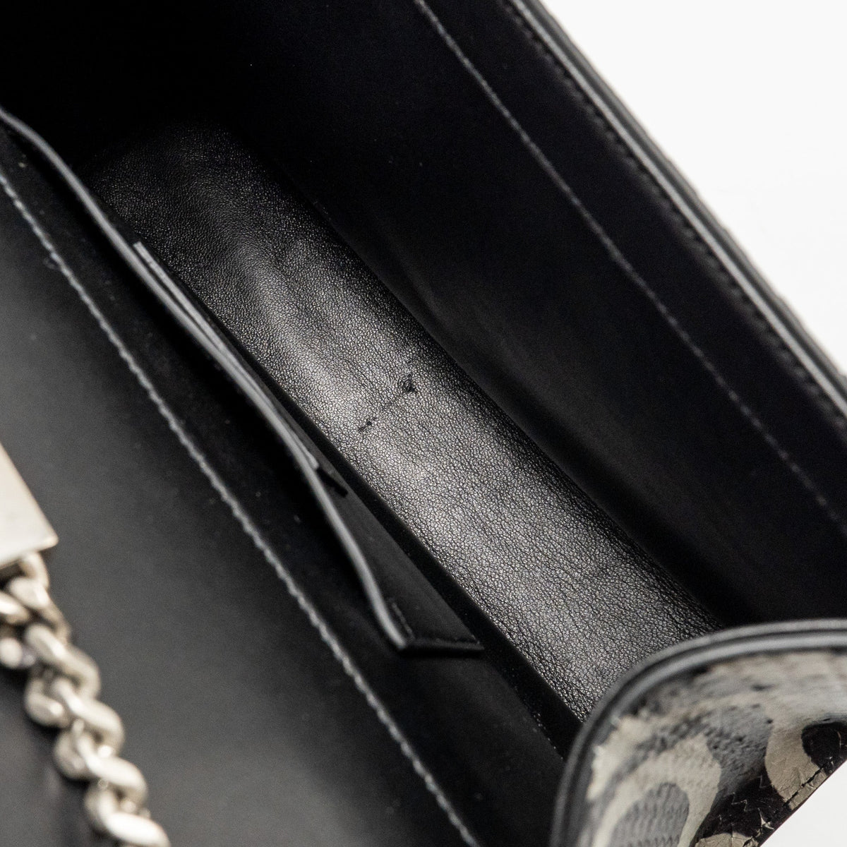 saint-laurent-ysl-medium-kate-shoulder-bag-with-tassel-embossed-leather-black-white-shw