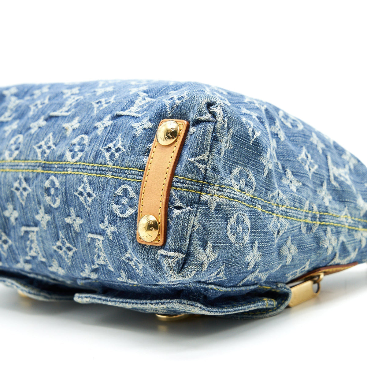 louis-vuitton-baggy-pm-denim-monogram-shoulder-bag