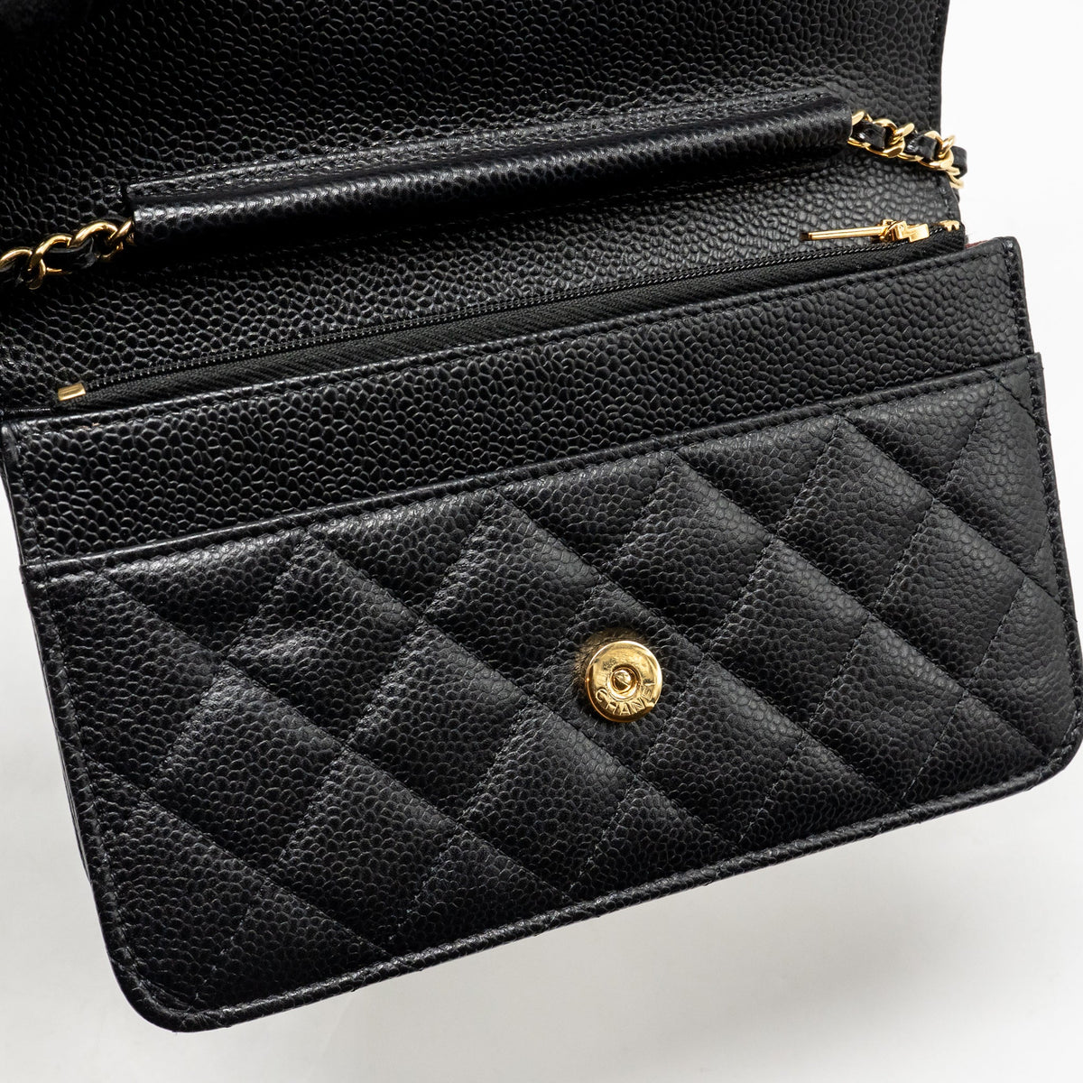 chanel-classic-wallet-on-chain-caviar-black-ghwmicrochip-5