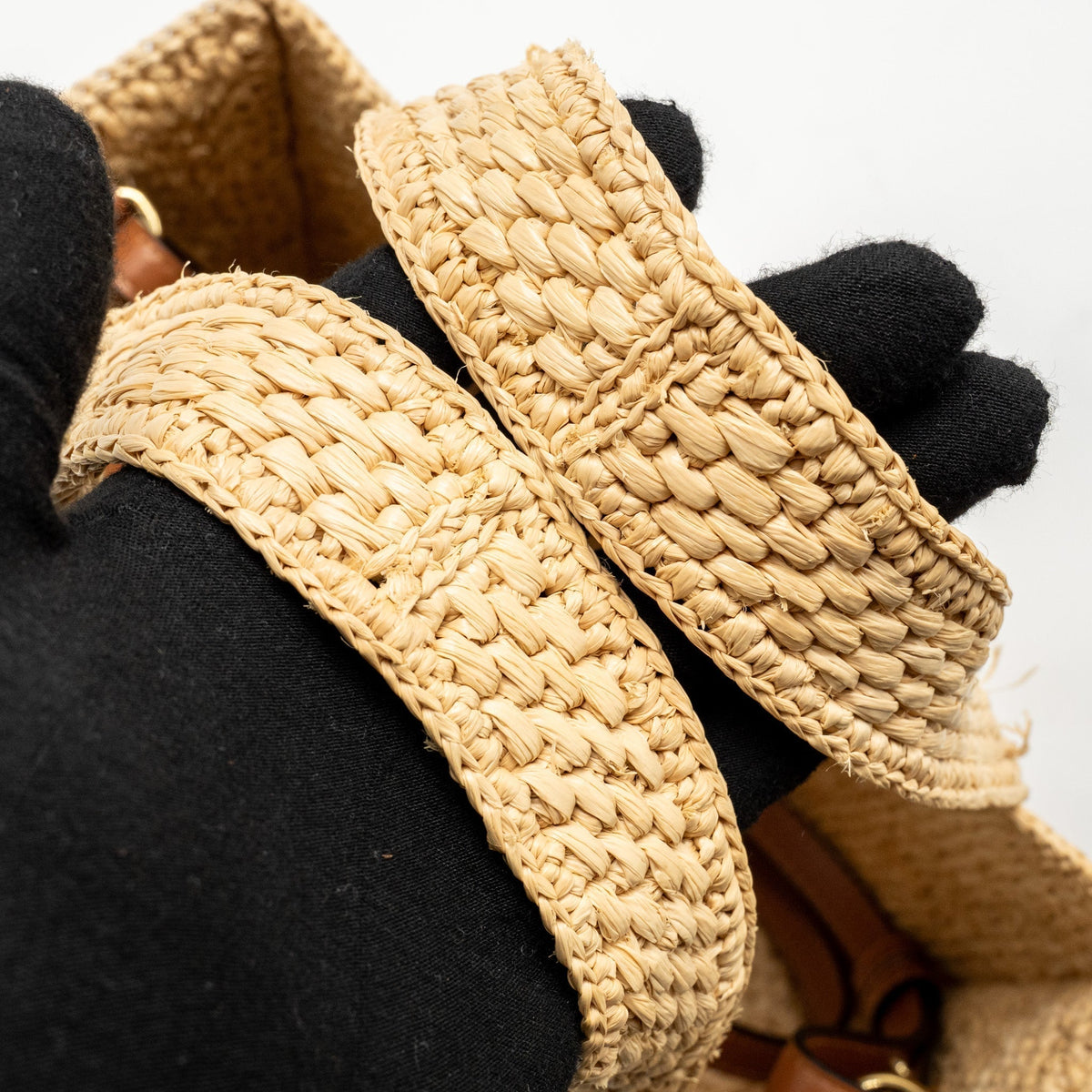 loewe-small-font-tote-bag-raffia-calfskin-natural-ghw