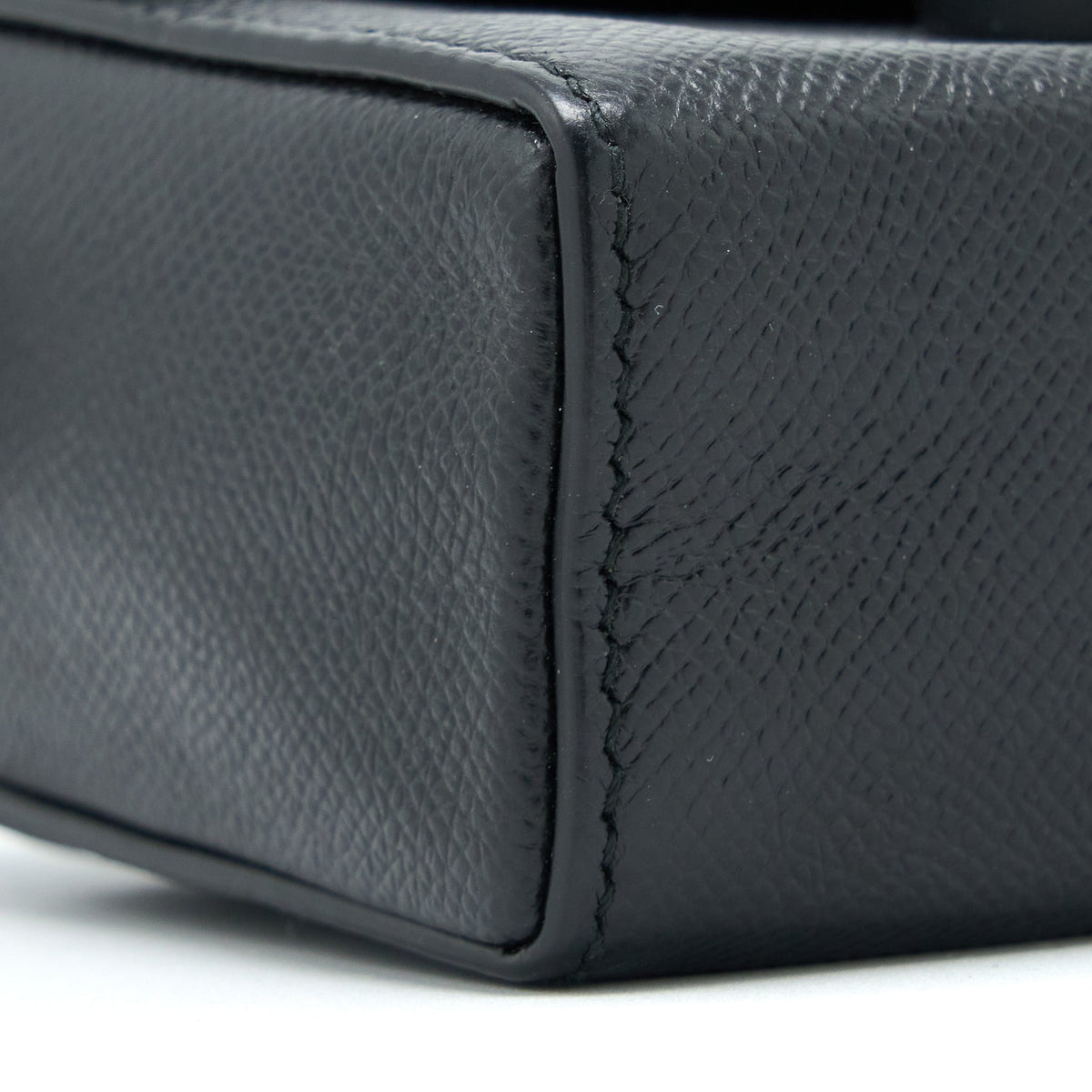 dior-30-montaigne-box-calfskin-black-with-black-hardware