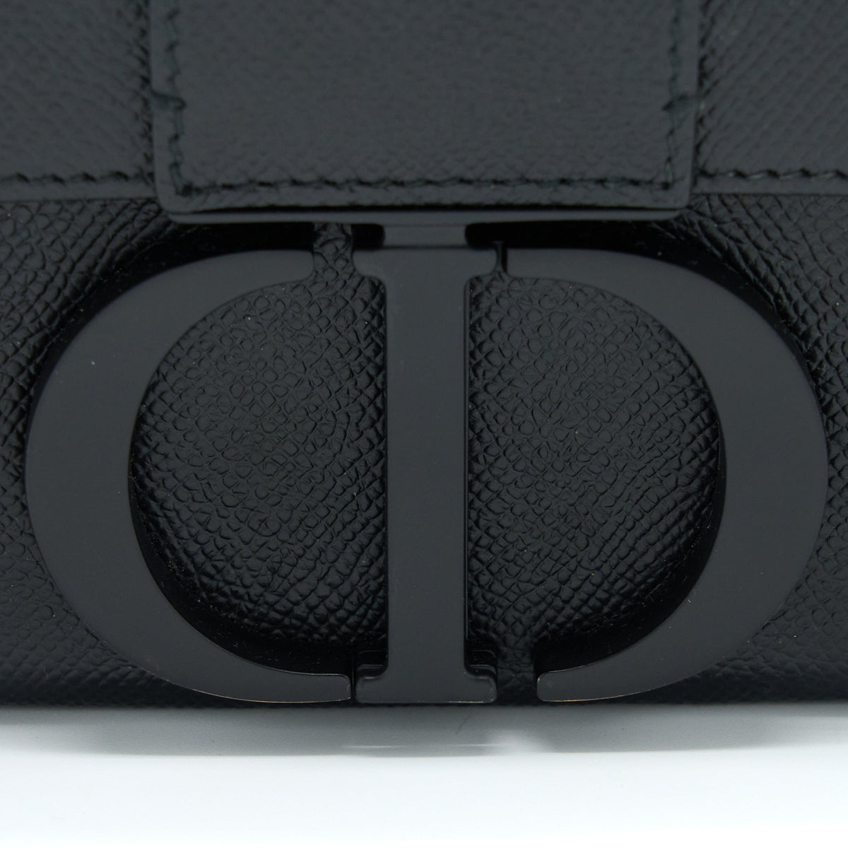 dior-30-montaigne-box-calfskin-black-with-black-hardware