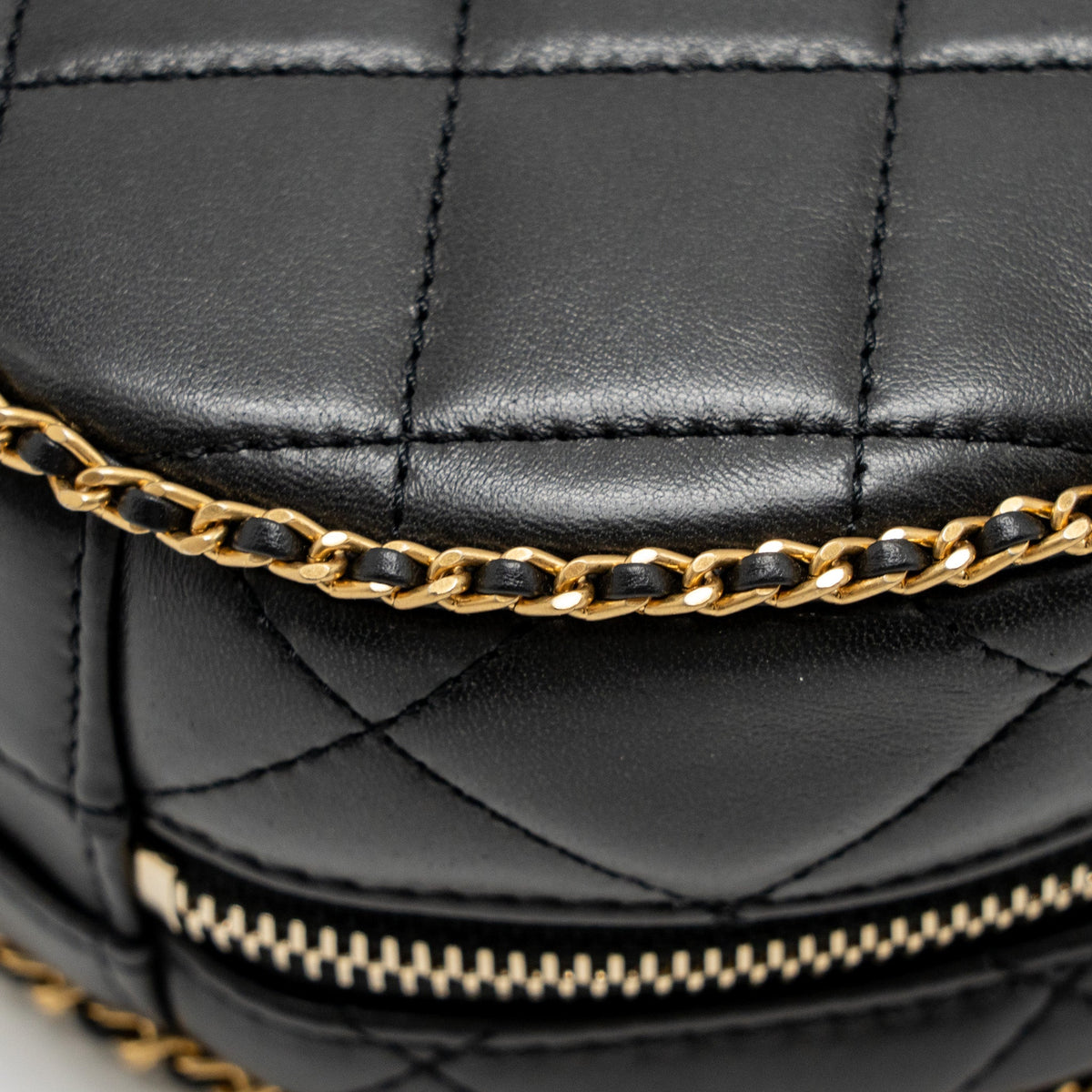 chanel-round-vanity-with-chain-lambskin-black-ghw-microchip-1