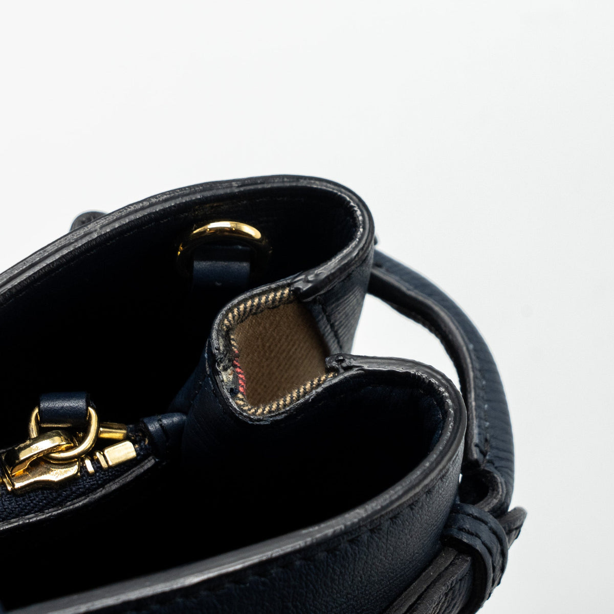 burberry-the-large-banner-bag-calfskin-dark-blue-multicolour-ghw