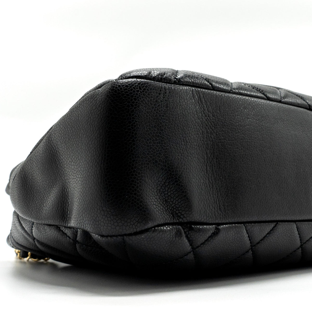 chanel-matelasse-chain-tote-bag-caviar-black-ghw-2
