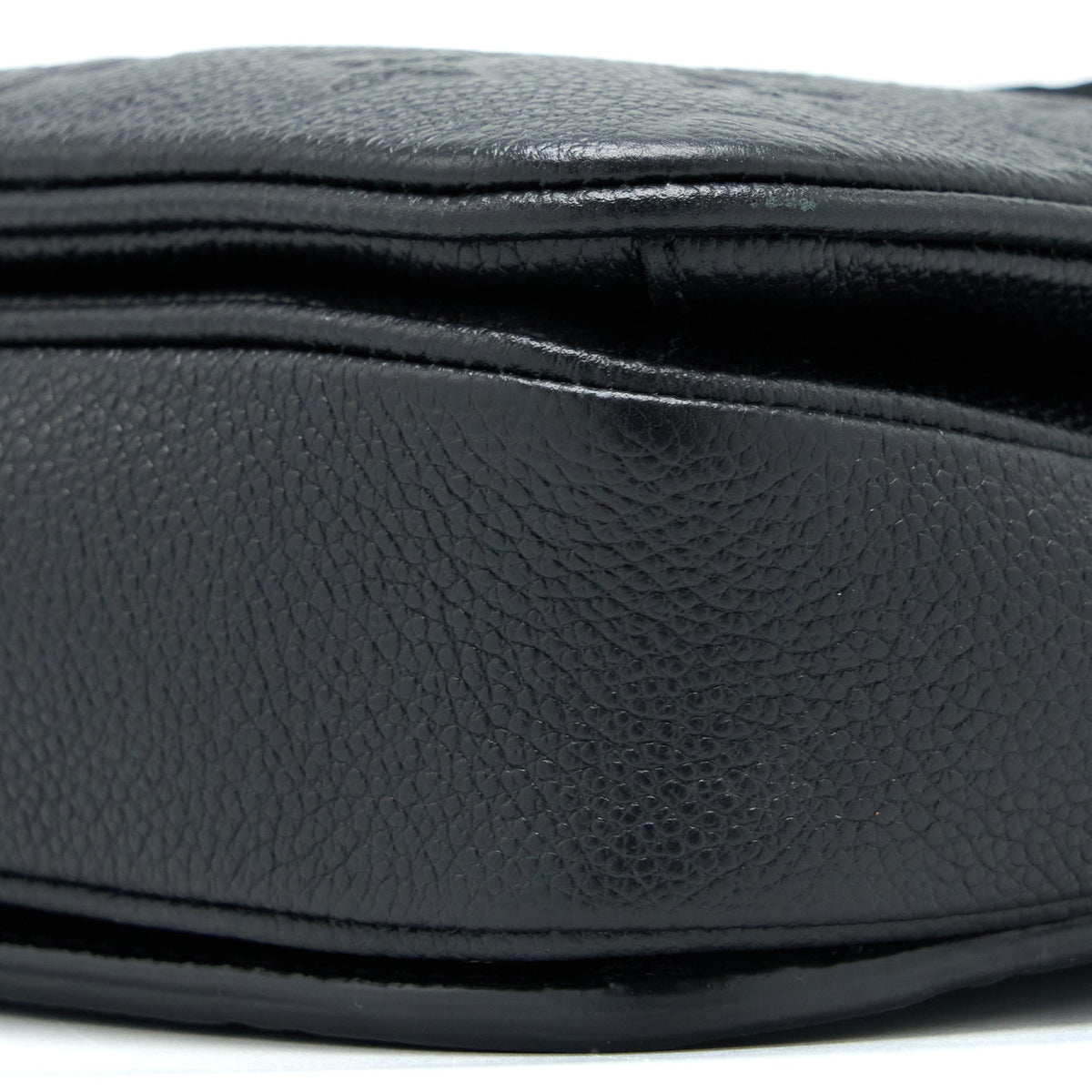 louis-vuitton-pochette-metis-monogram-empriente-black-ghw