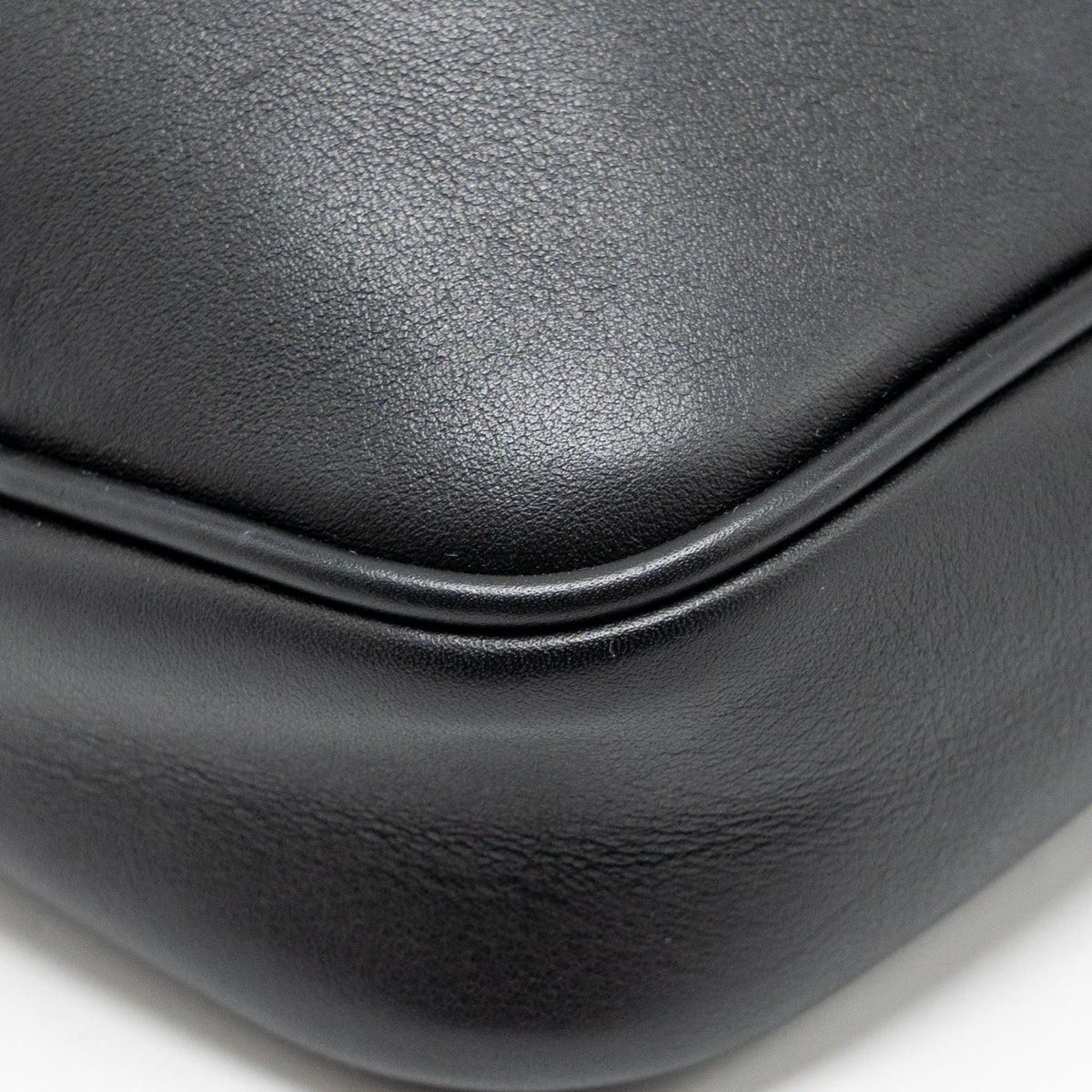 balenciaga-rodeo-sling-pochette-calfskin-black-ghw