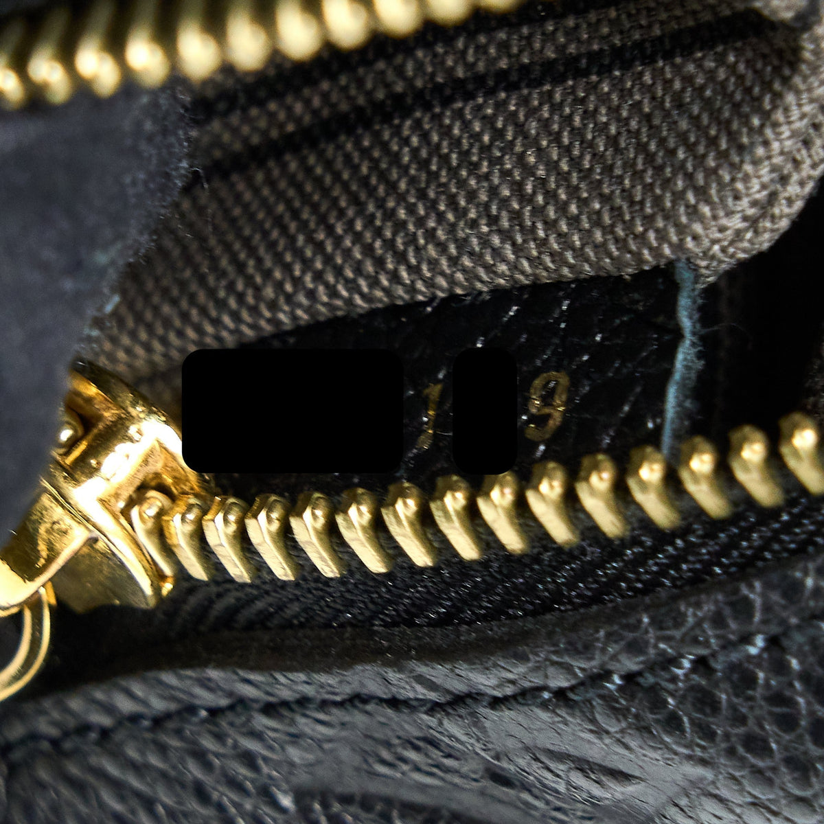 louis-vuitton-pochette-metis-monogram-empriente-black-ghw