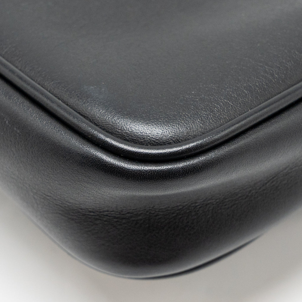 balenciaga-rodeo-sling-pochette-calfskin-black-ghw