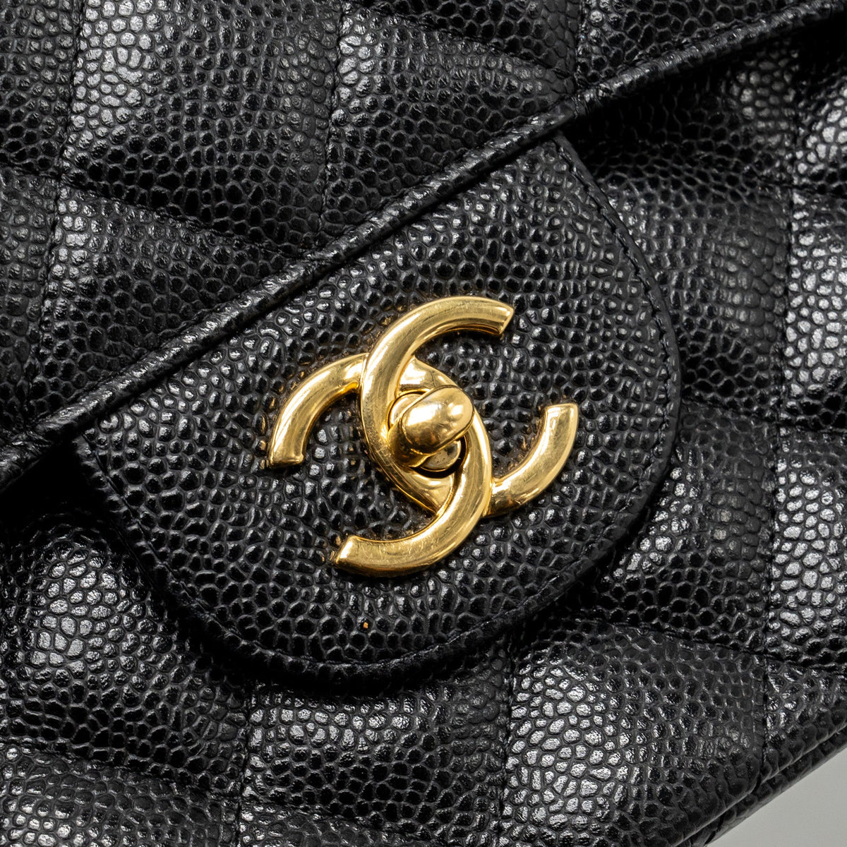 chanel-jumbo-classic-double-flap-bag-caviar-black-ghw-copy