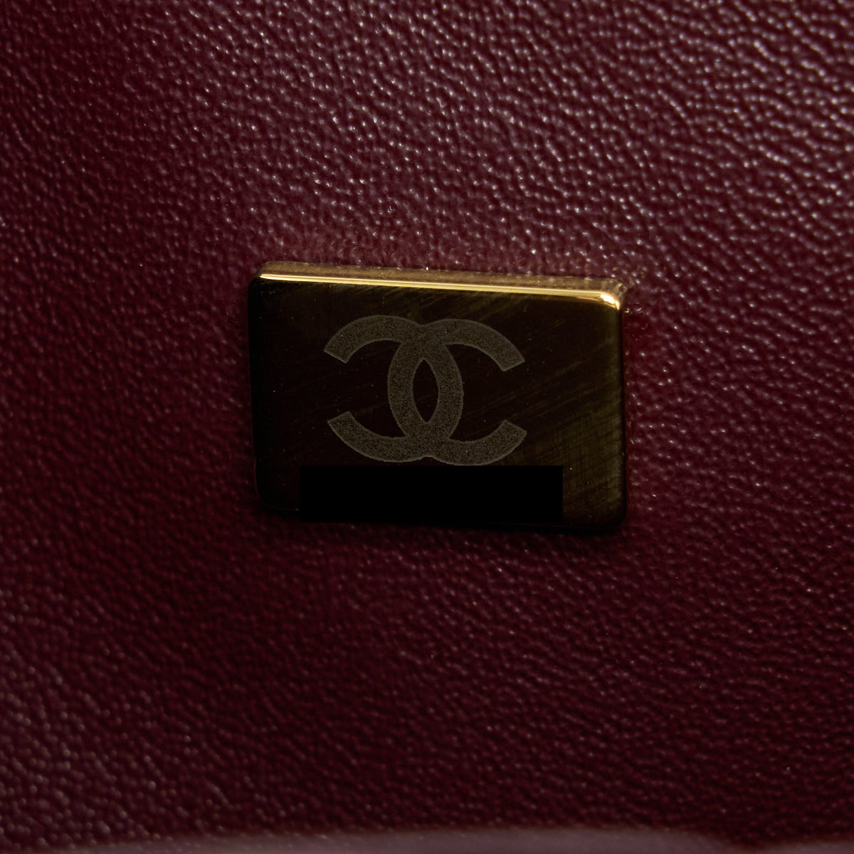 chanel-classic-jumbo-double-flap-caviar-black-ghw-microchip