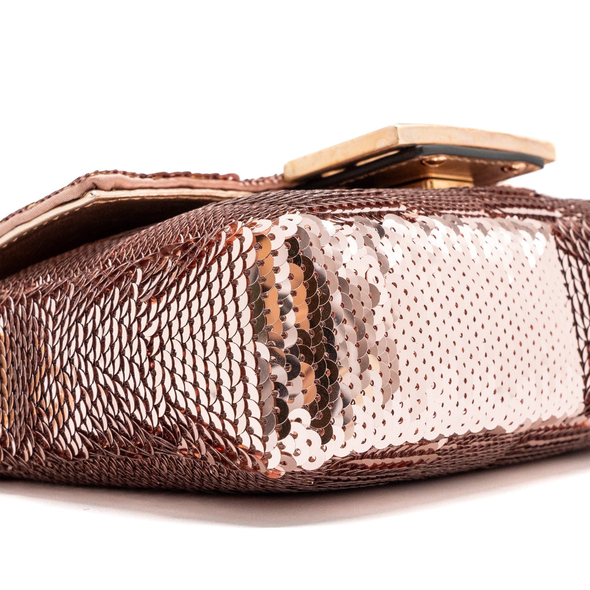 fendi-mini-baguette-paulette-rose-gold-rghw