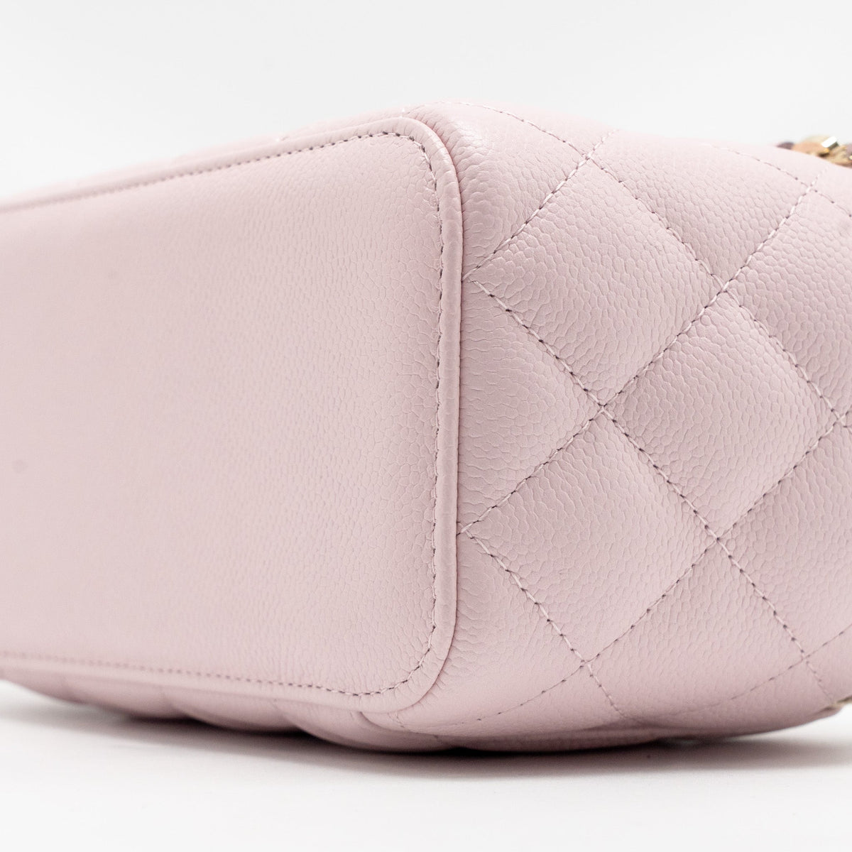 chanel-22p-long-vanity-case-with-logo-chain-light-pink-caviar-lghw