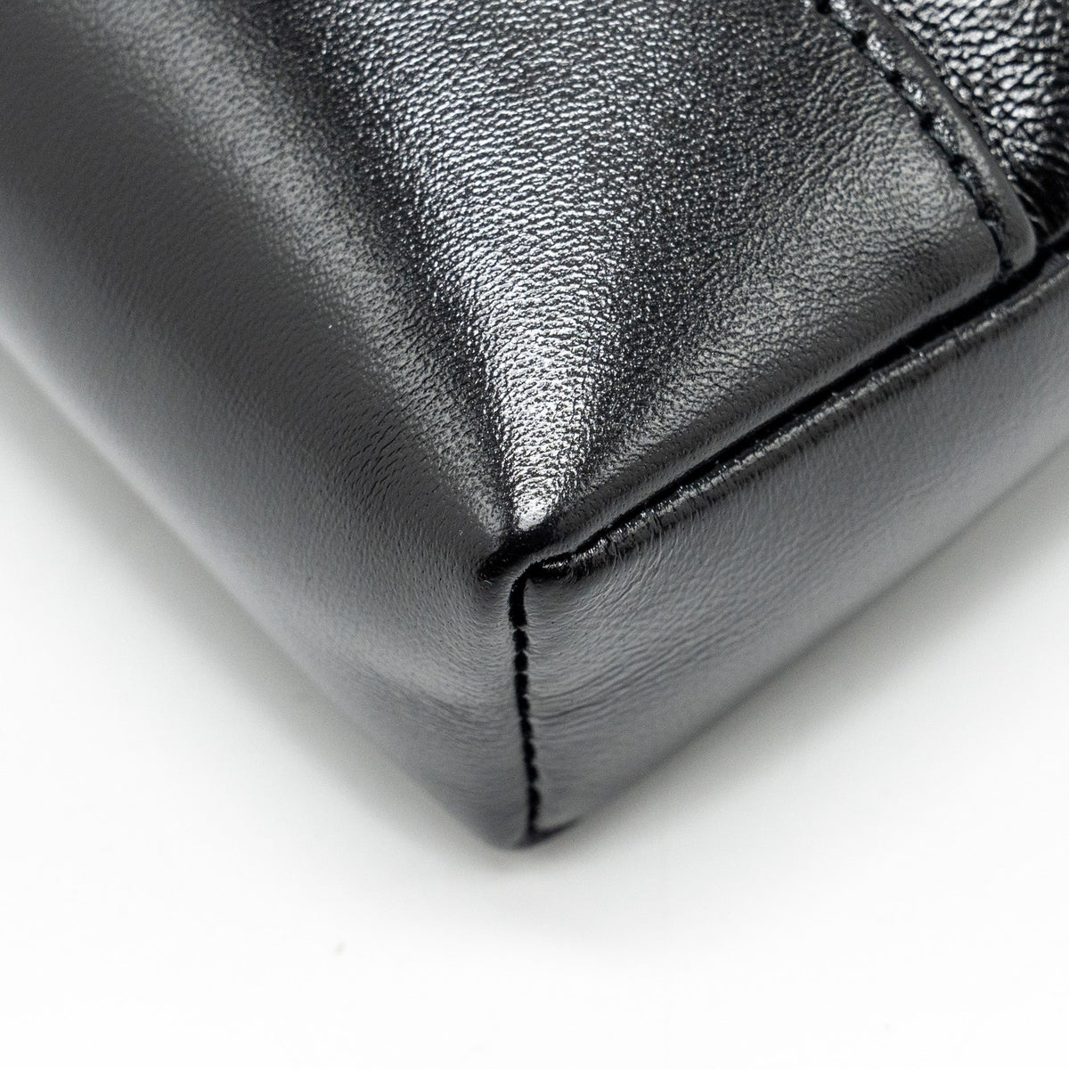 chanel-mini-31-clutch-with-chain-shiny-calfskin-black-lghwmicrochip