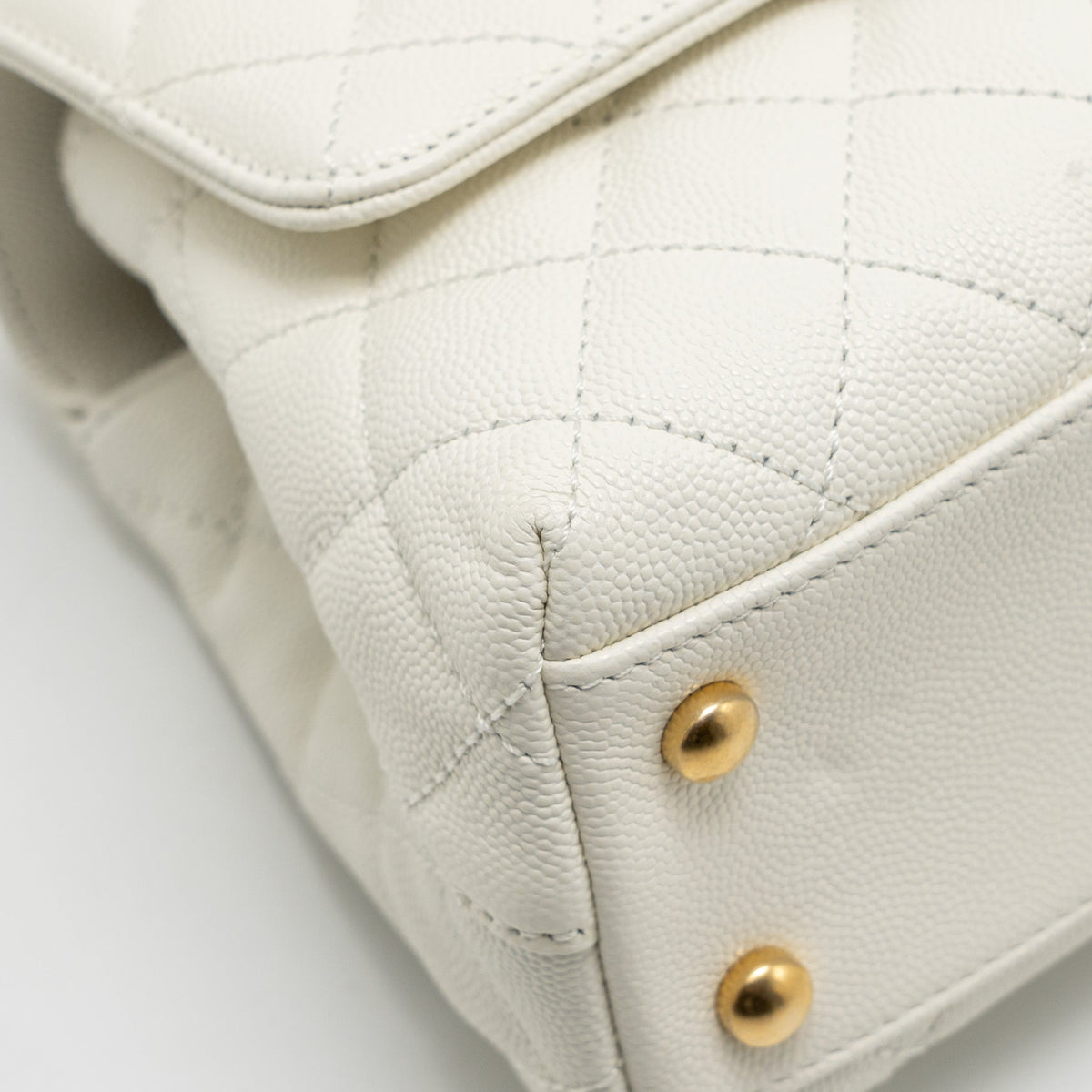 chanel-detailed-top-handle-small-coco-handle-caviar-white-ghw-microchip