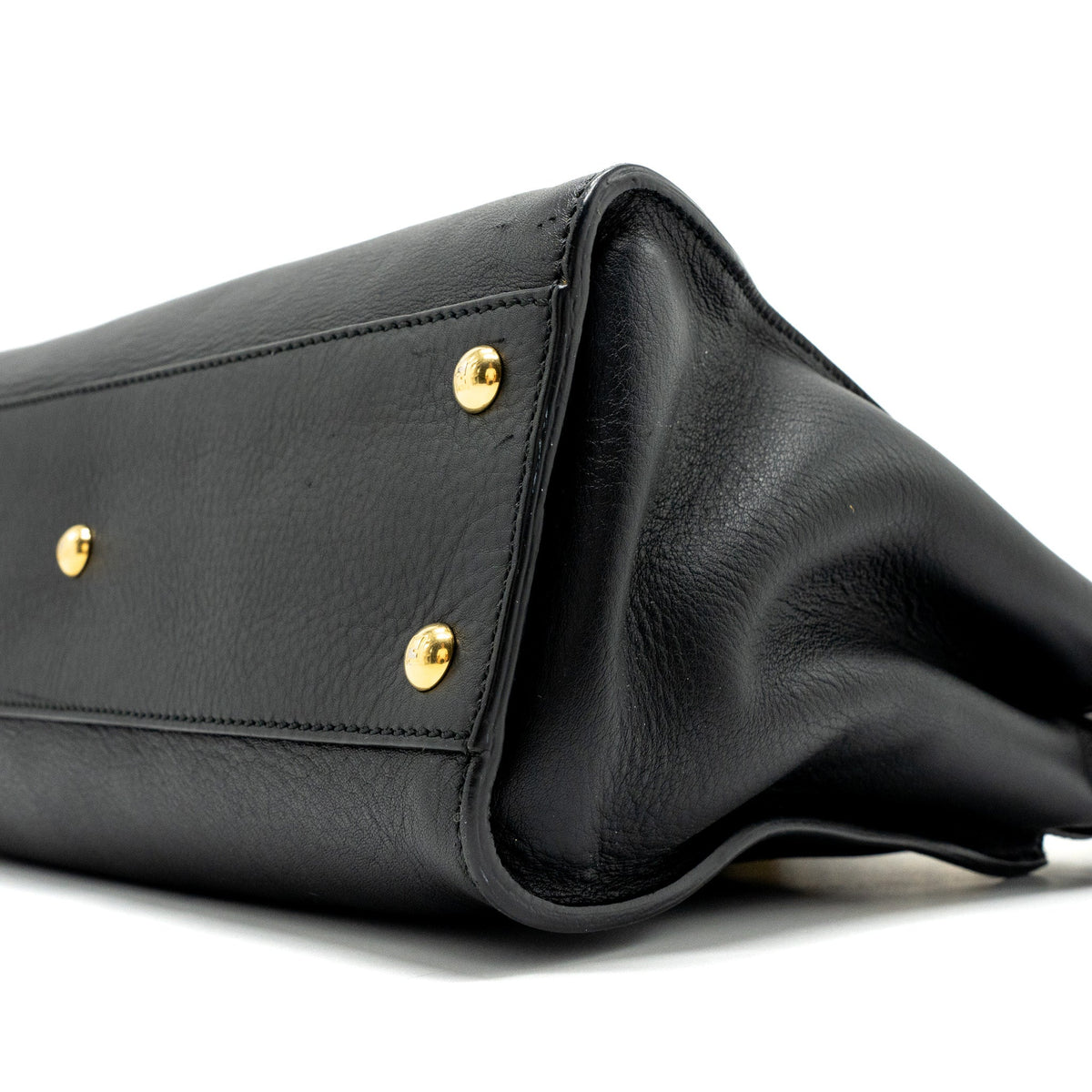 fendi-medium-peekaboo-bag-leather-black-ghw