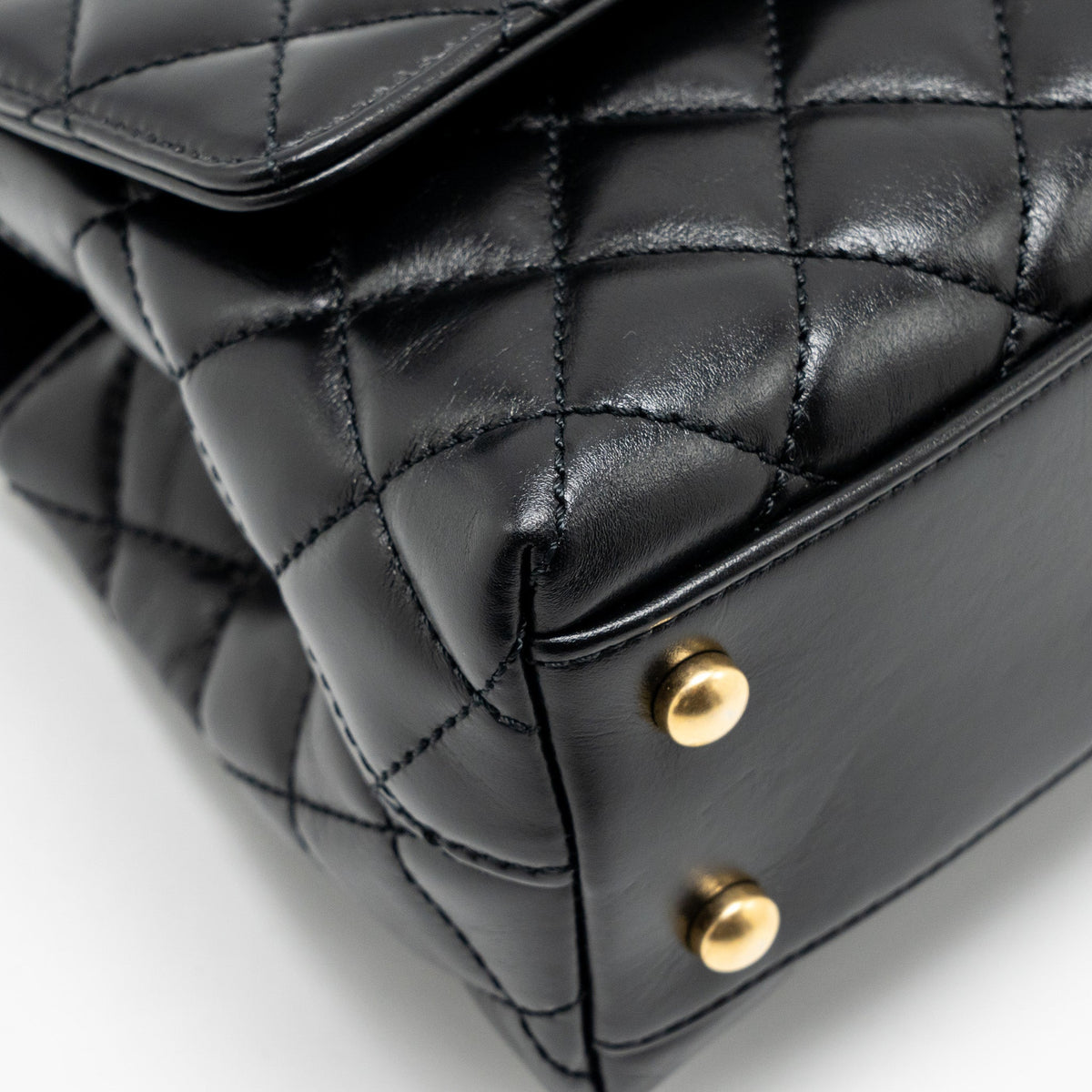 chanel-detailed-metal-handle-small-coco-handle-flap-bag-calfskin-black-ghw-microchip