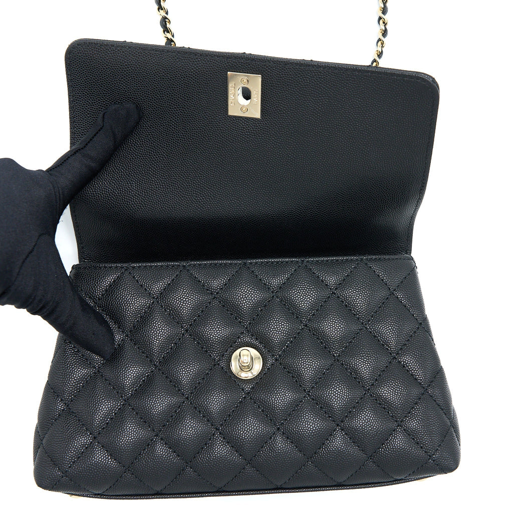 chanel-coco-handle-caviar-black-lghwmicrochip