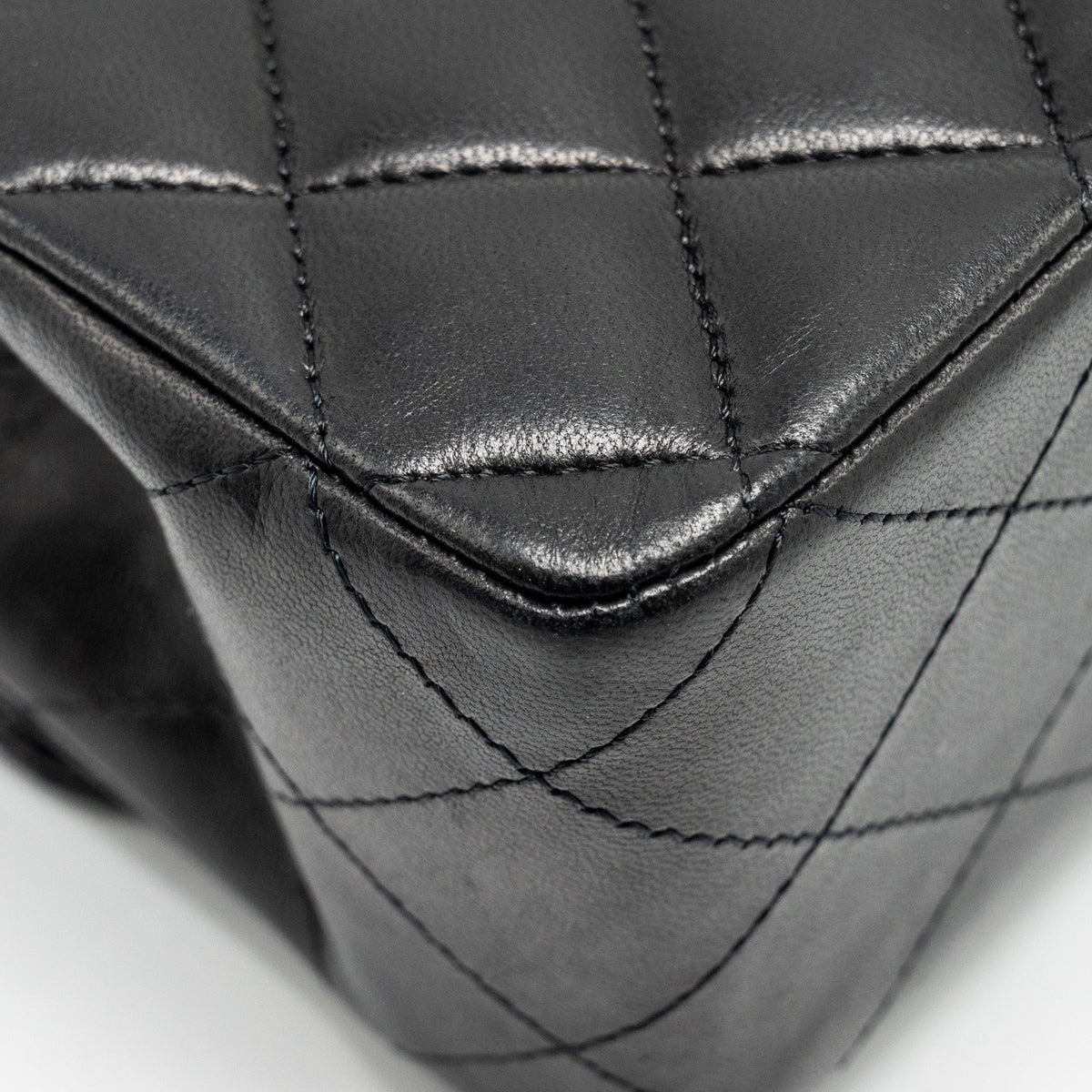 chanel-medium-classic-double-flap-bag-lambskin-black-ghw-copy-1