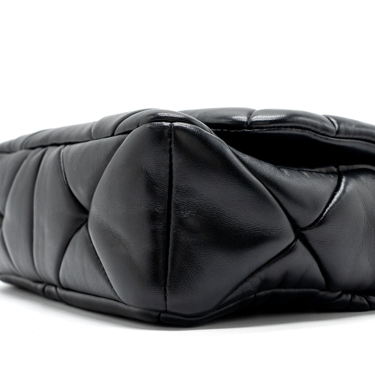 prada-pattina-in-pelle-nappa-patch-black-ghw