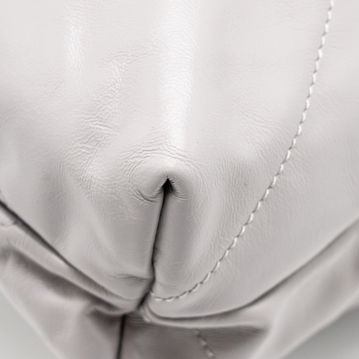 chanel-medium-22-bag-shiny-calfskin-grey-shw-microchip-copy