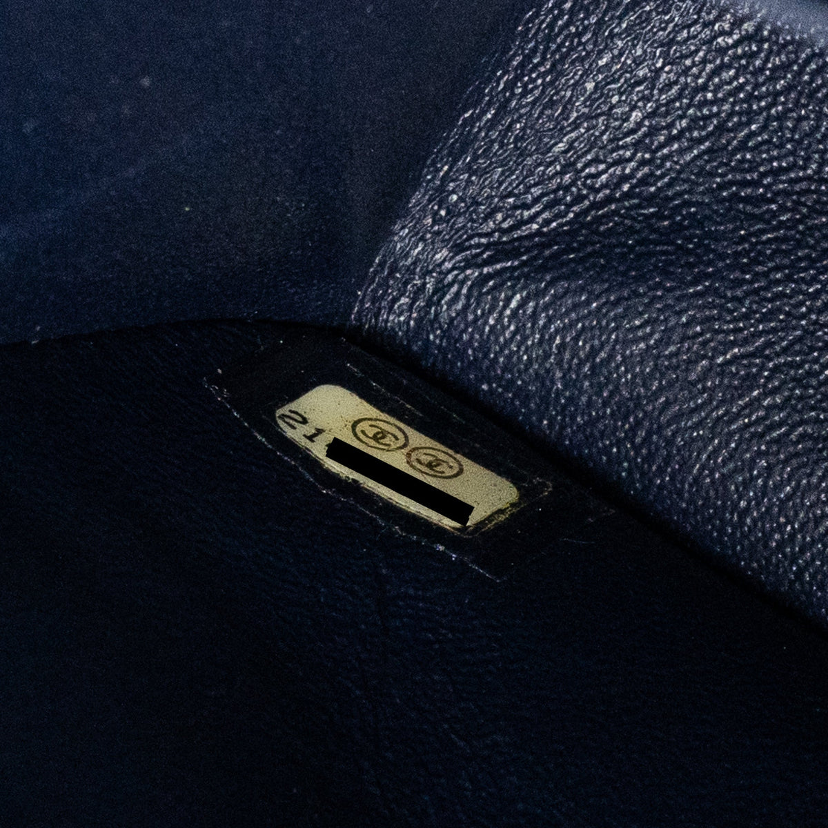 chanel-jumbo-classic-double-flap-lambskin-navy-ghw