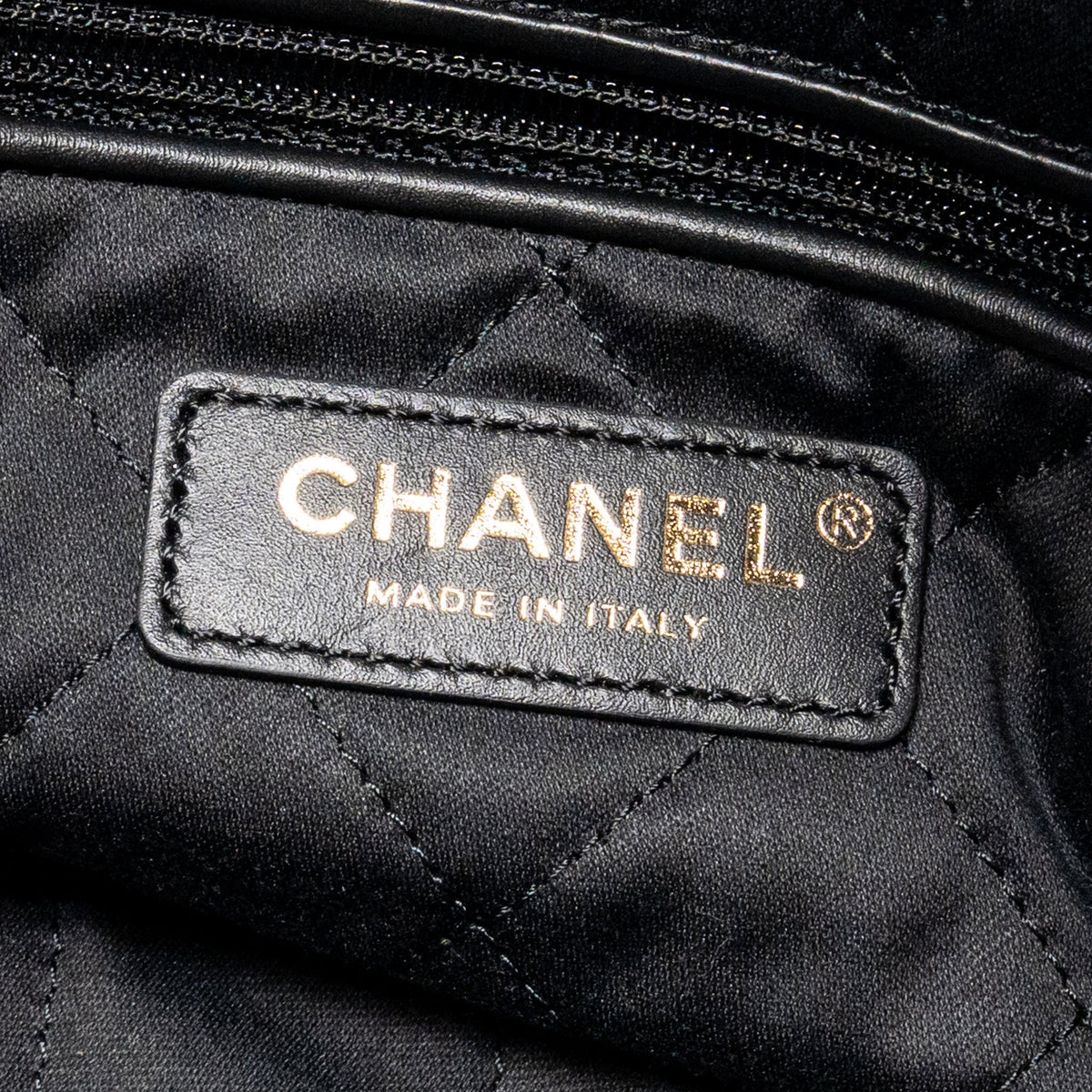 chanel-medium-22-bag-white-stitching-calfskin-black-ghw-microchip