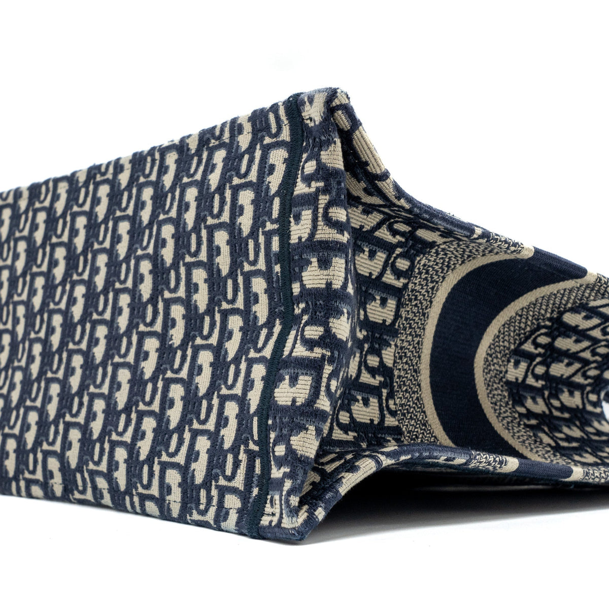 dior-medium-book-tote-blue-dior-oblique-embroidery-2