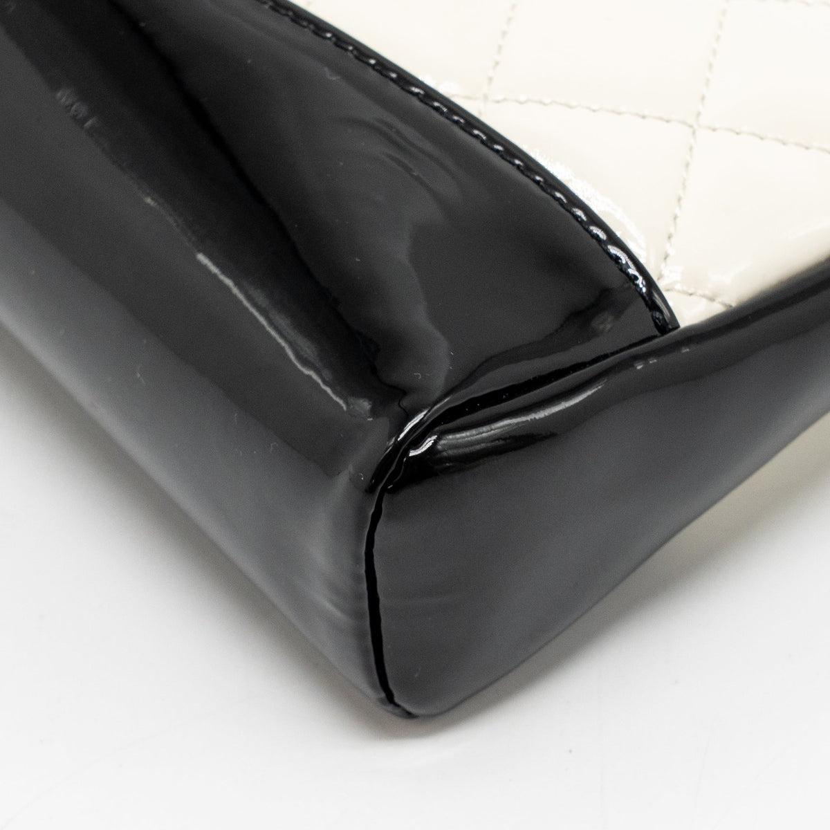 chanel-mini-31-bag-patent-black-white-lghw-microchip-1
