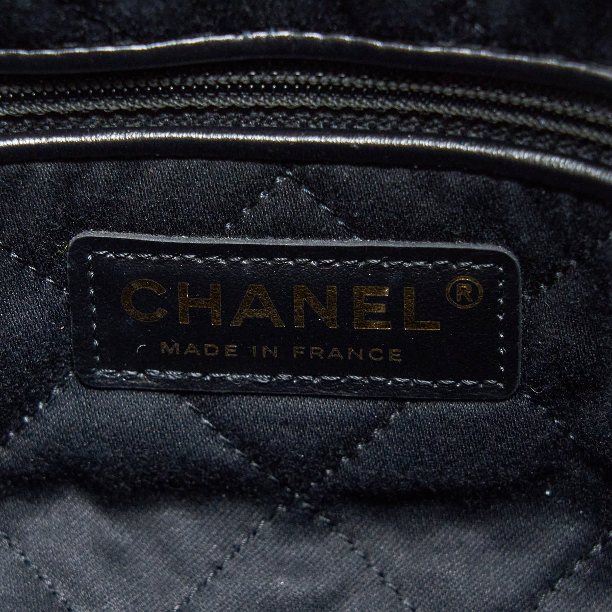 chanel-medium-22-bag-shiny-calfskin-black-brushed-ghw-microchip