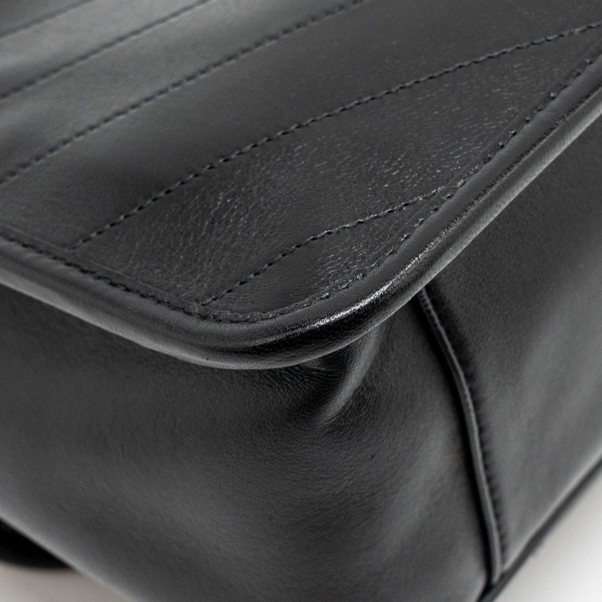 saint-laurent-medium-niki-bag-lambskin-black-ghw-1