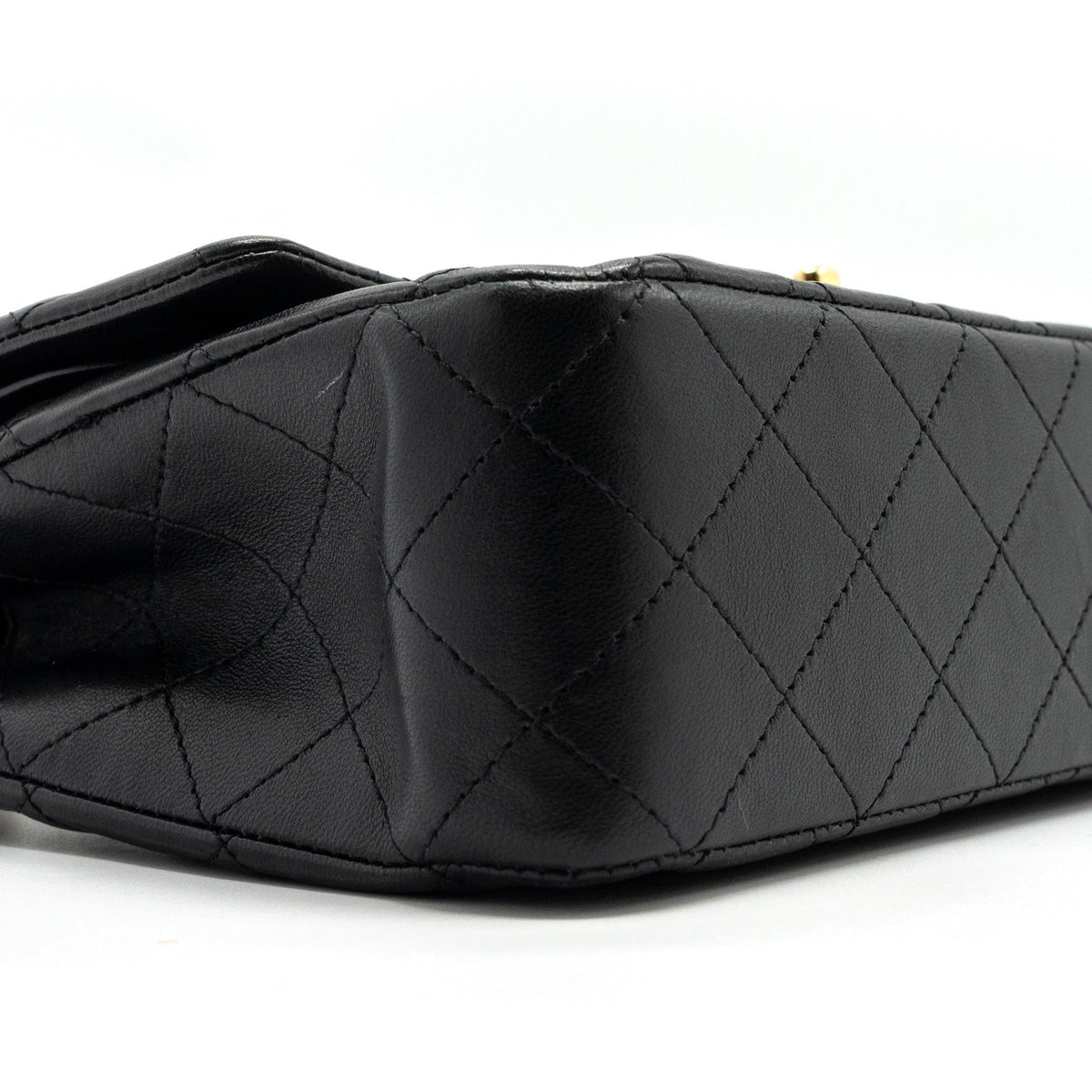 chanel-medium-classic-double-flap-bag-lambskin-black-ghw-3