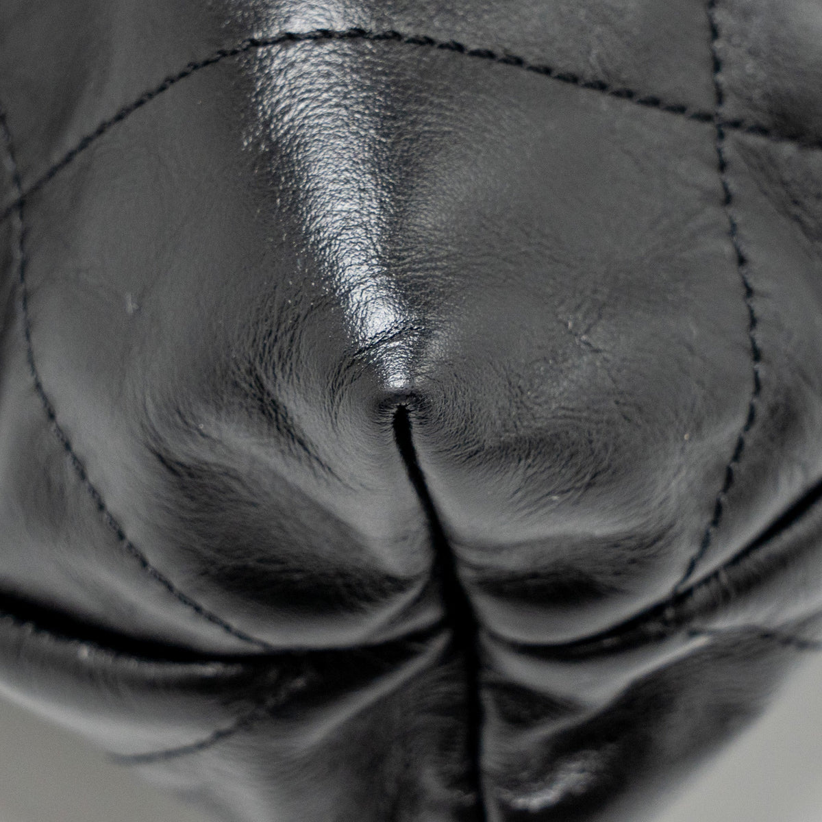 chanel-small-22-shiny-calfskin-black-shw-microchip