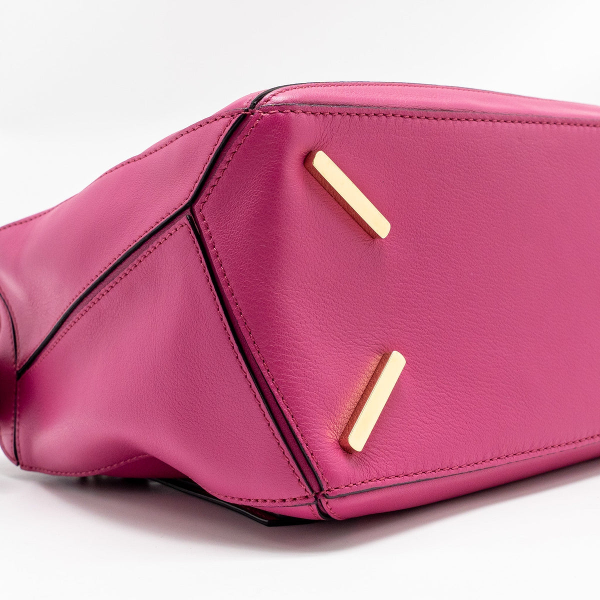 loewe-medium-puzzle-bag-calfskin-fuchsia-ghw