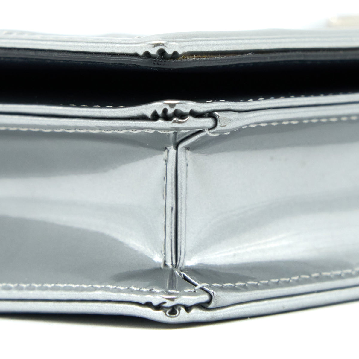 dior-diorama-wallet-on-chain-patent-metallic-silver-shw
