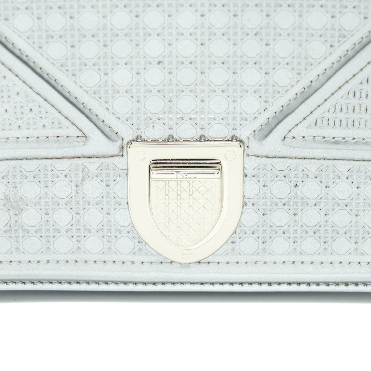 dior-diorama-wallet-on-chain-patent-metallic-silver-shw