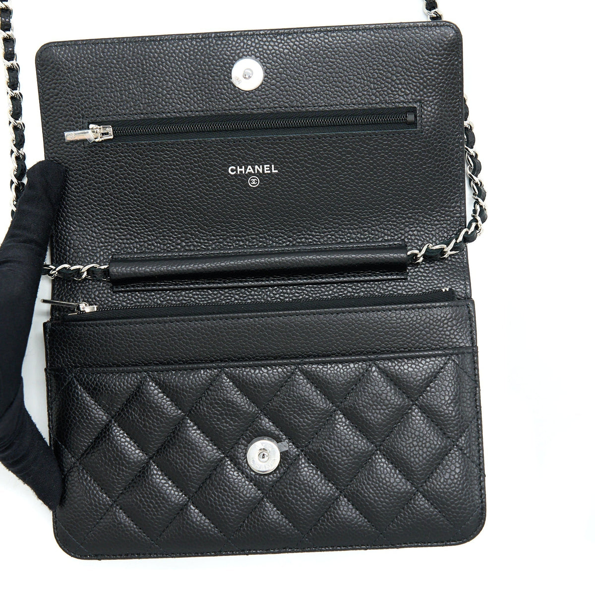 chanel-classic-wallet-on-chain-caviar-black-shw-microchip-3