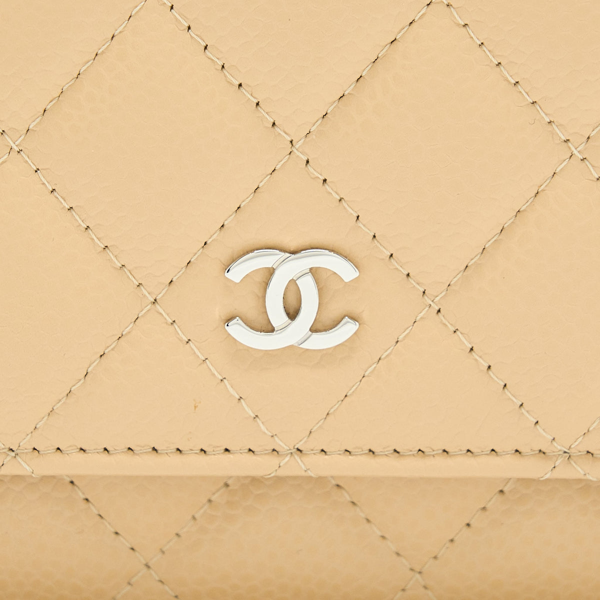 chanel-classic-wallet-on-chain-caviar-beige-lghw-microchip
