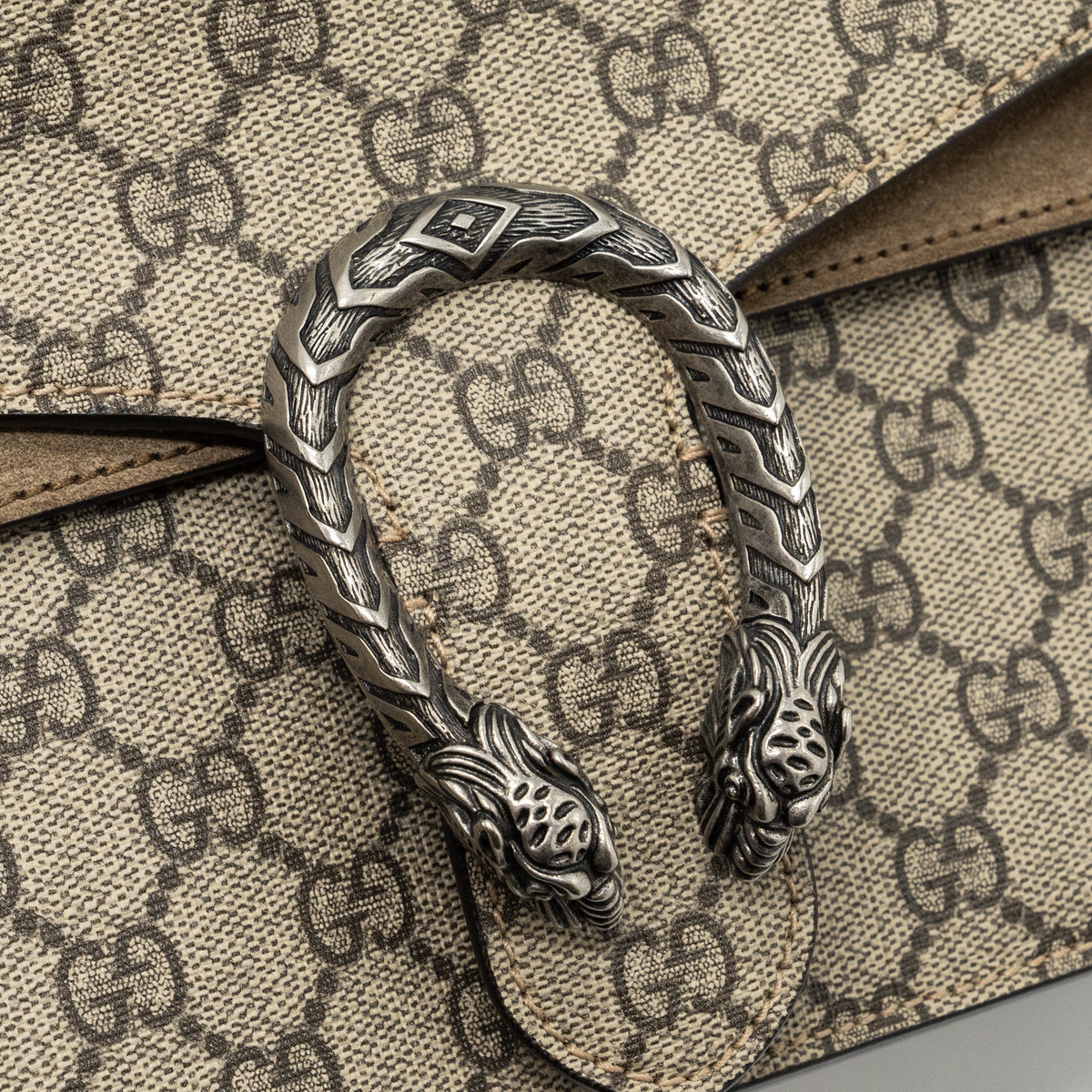gucci-dionysus-medium-gg-supreme-shoulder-bag-canvas-suede-ruthenium-silver
