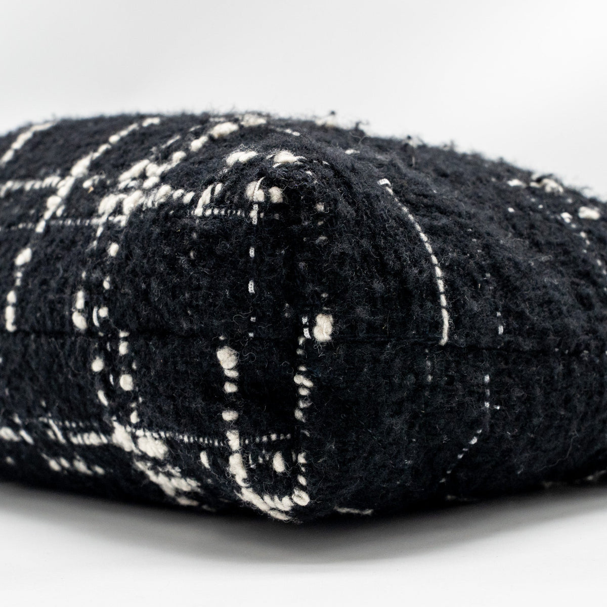 chanel-medium-22-bag-quilted-tweed-black-multicolour-microchip