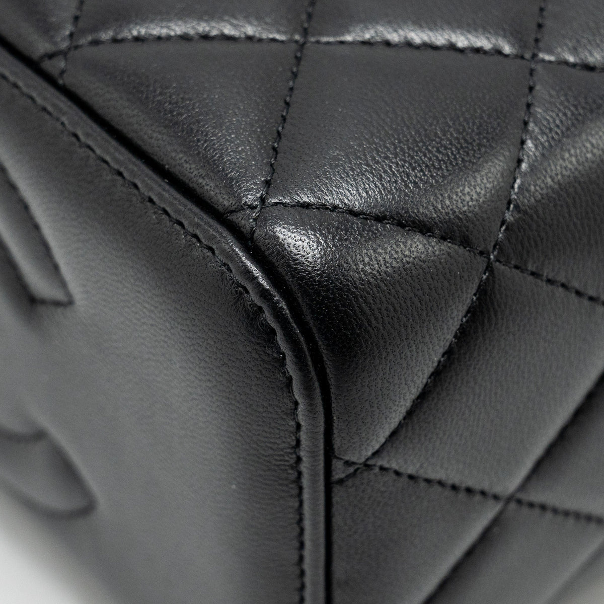 chanel-long-vanity-case-lambskin-so-black-microchip