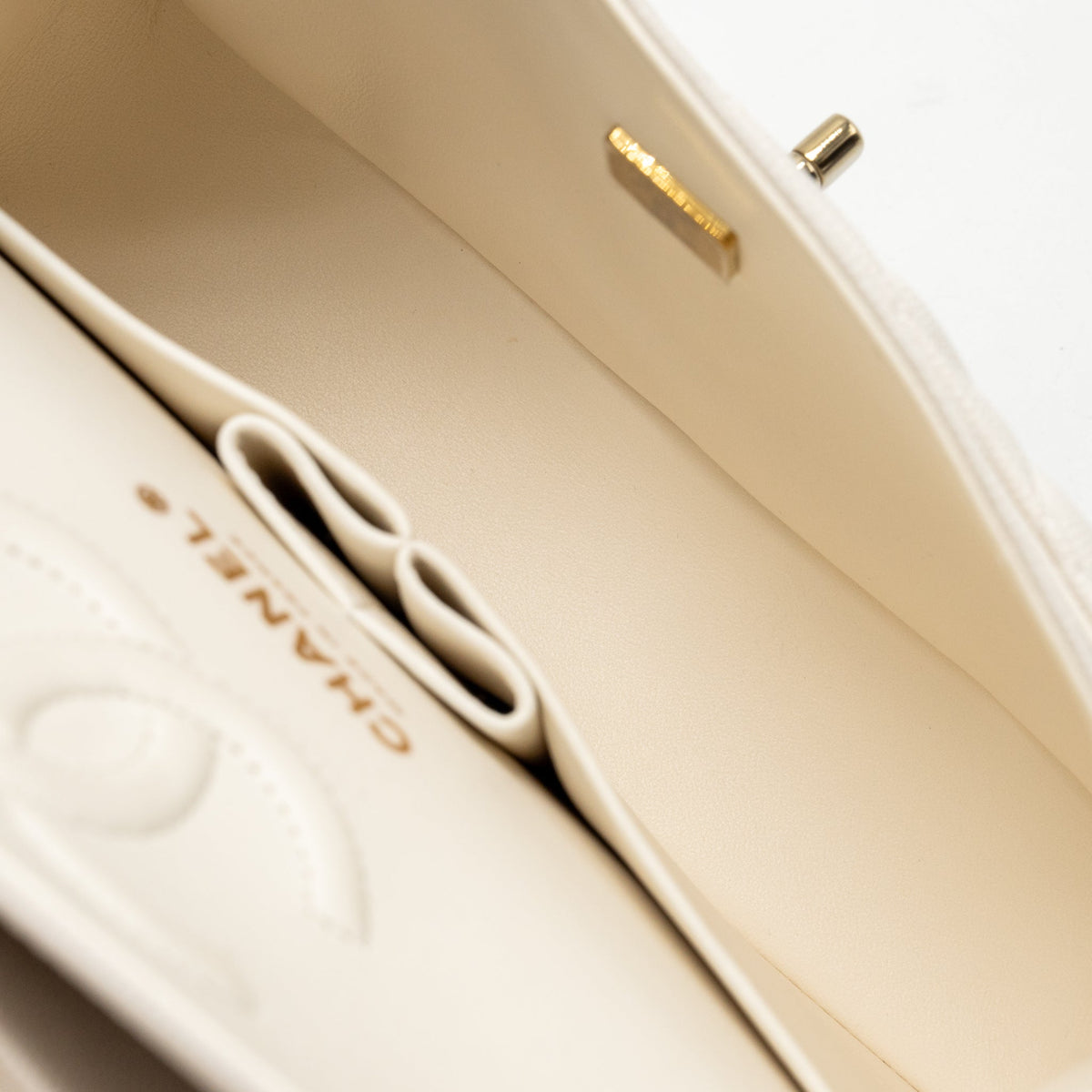 chanel-cf-white