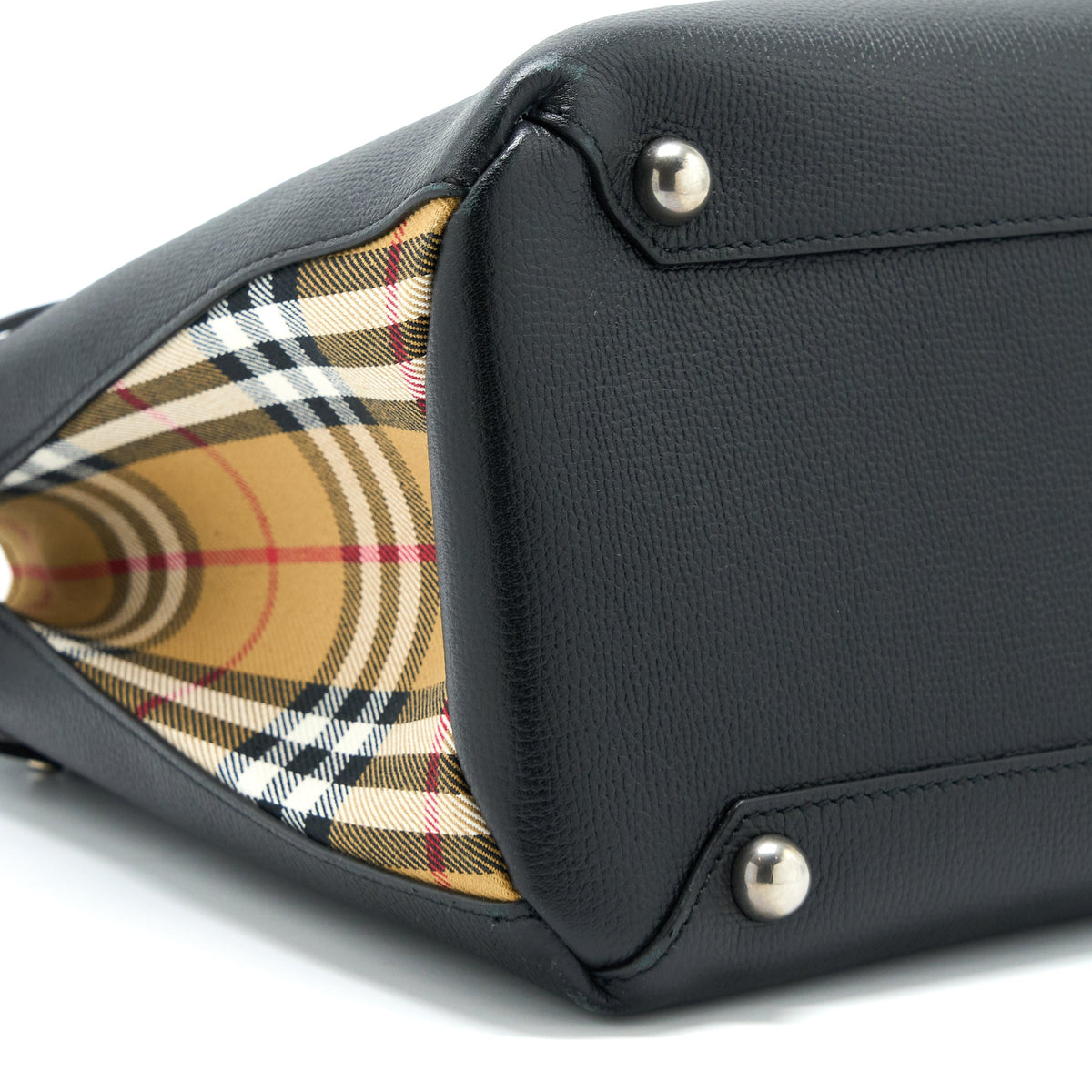burberry-the-medium-banner-bag-calfskin-black-multicolour-shw