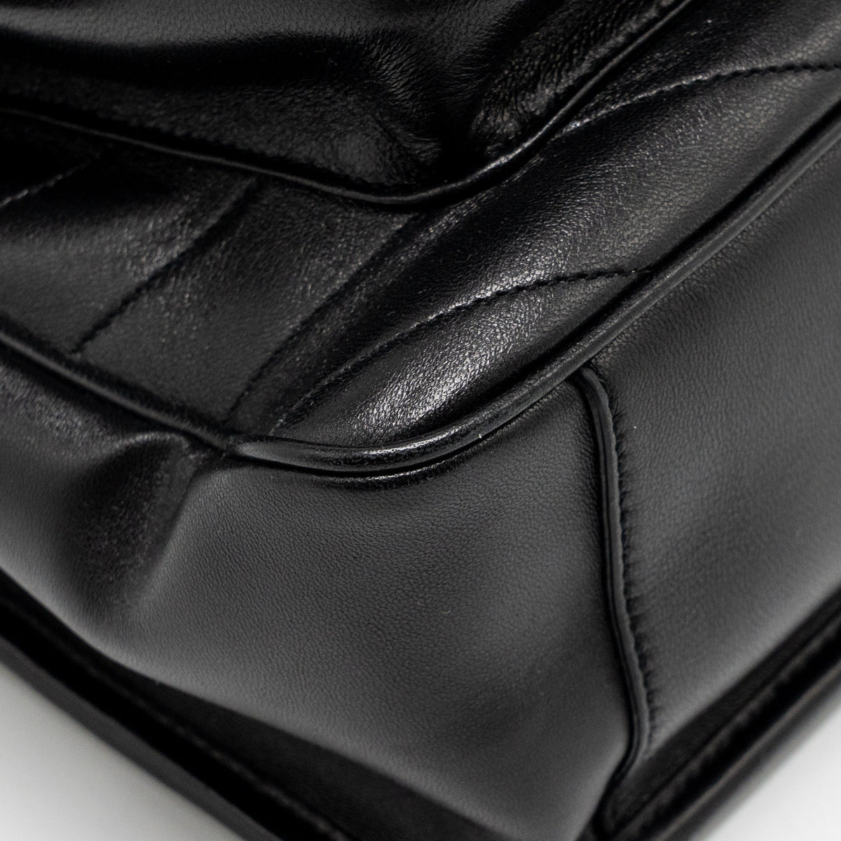 saint-laurent-large-niki-bag-lambskin-black-ghw