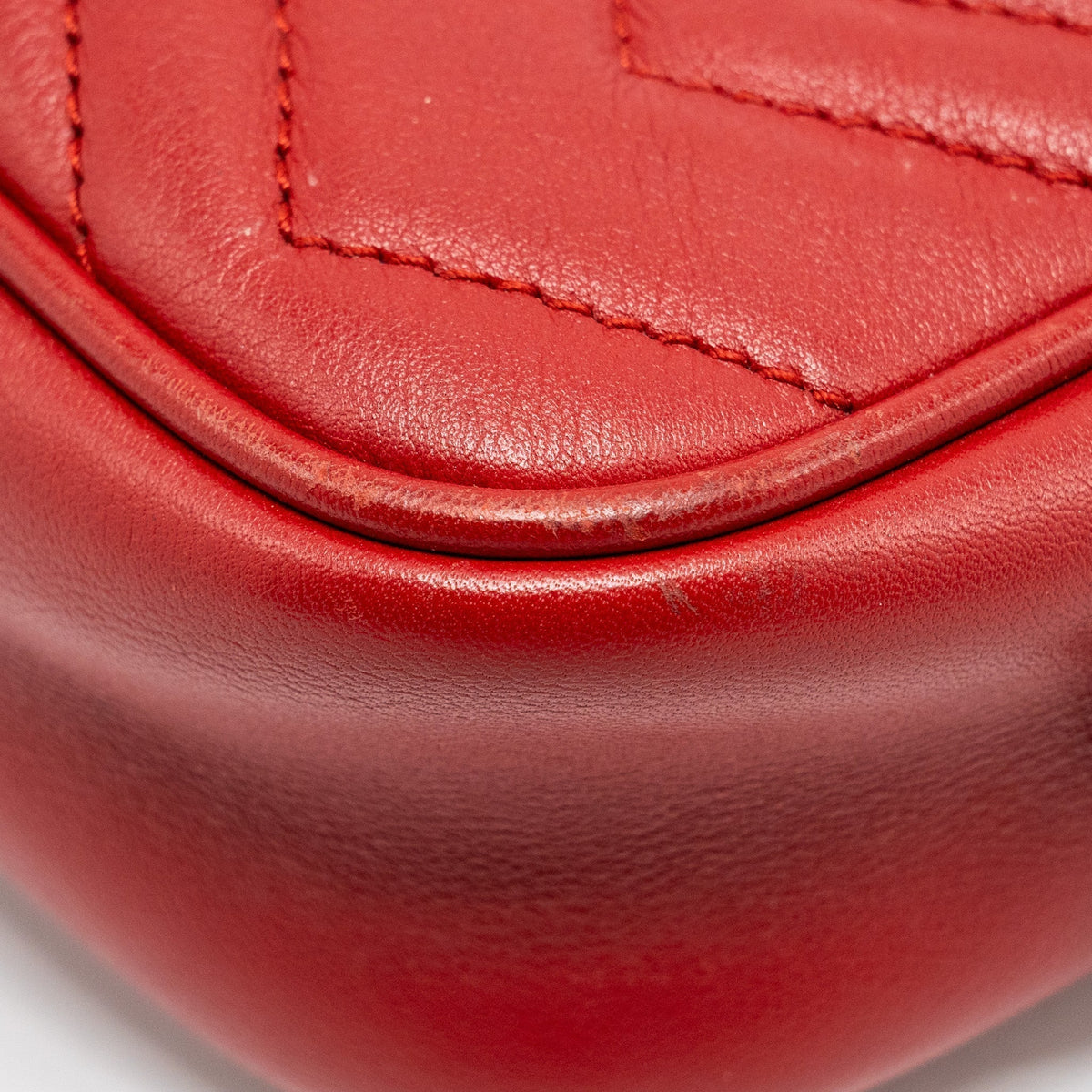 gucci-gg-marmont-matelasse-camera-bag-red-leather-red-ghw