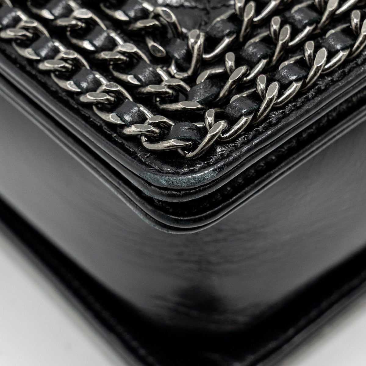 chanel-new-medium-chain-edge-boy-bag-calfskin-black-ruthenium-shw