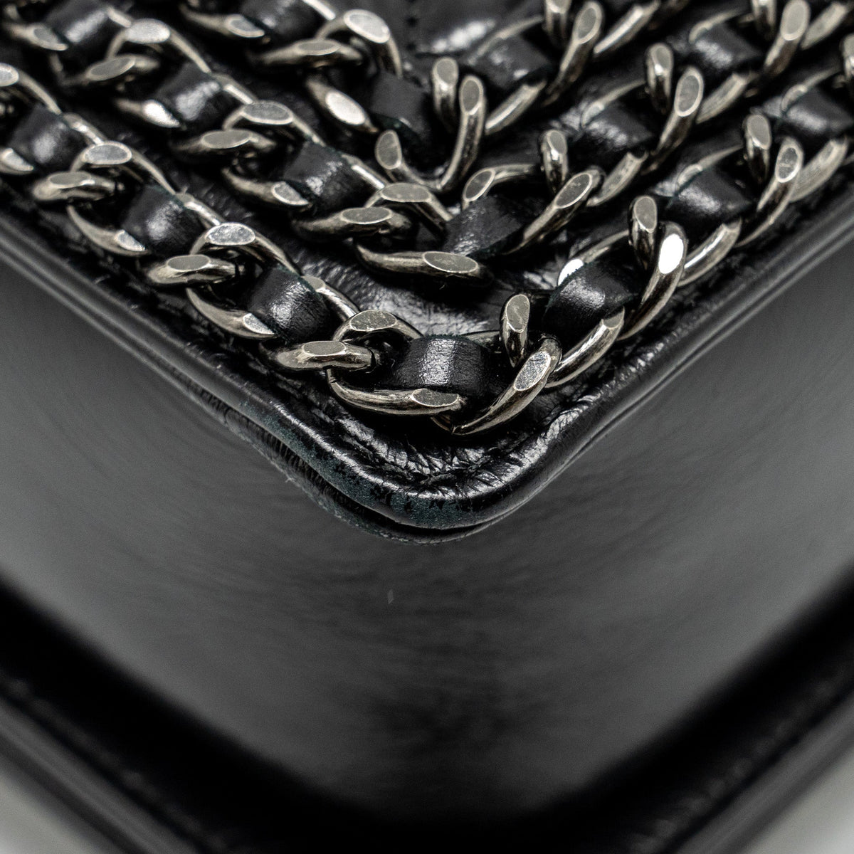chanel-new-medium-chain-edge-boy-bag-calfskin-black-ruthenium-shw
