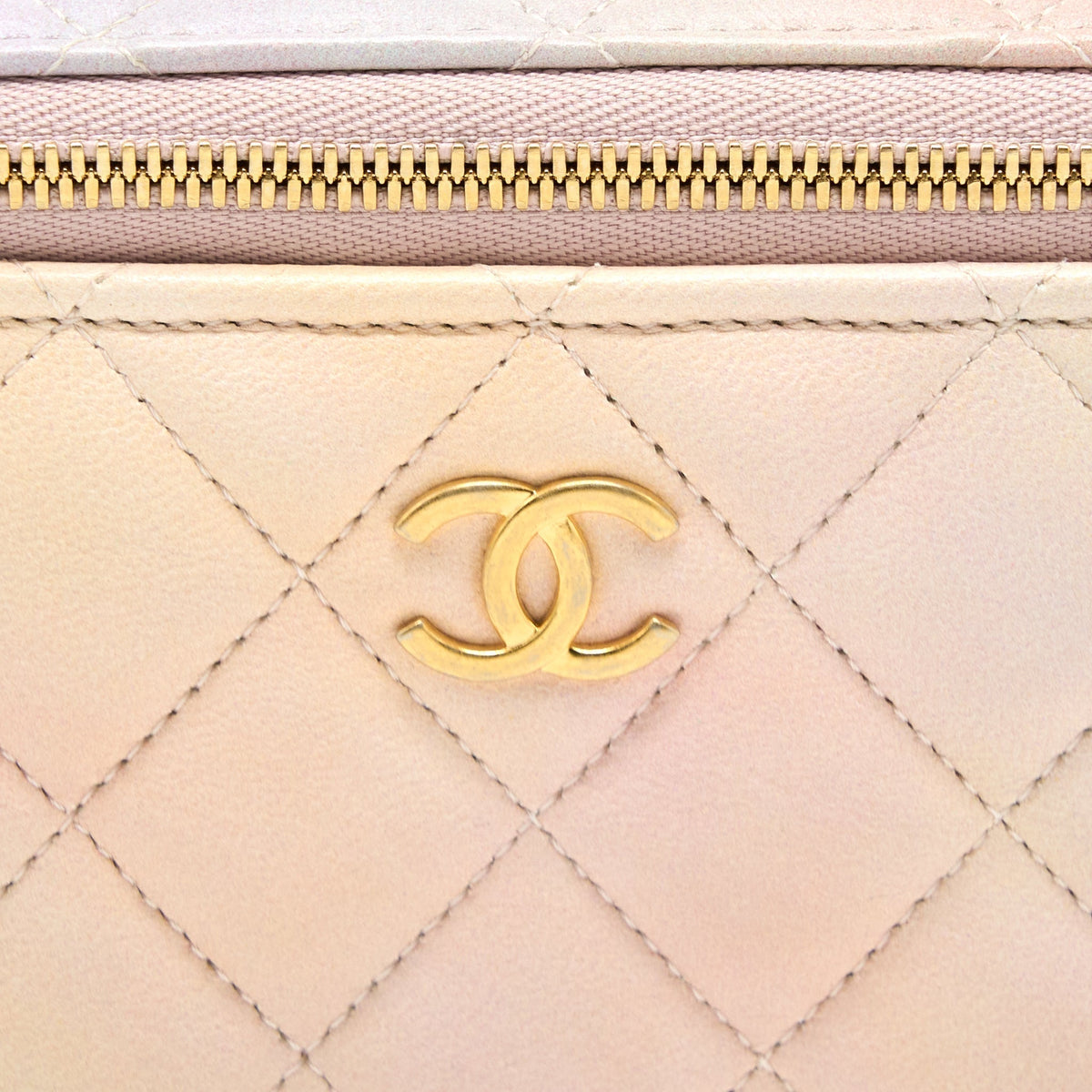 chanel-22p-top-handle-long-vanity-case-lambskin-multicolor-ghw