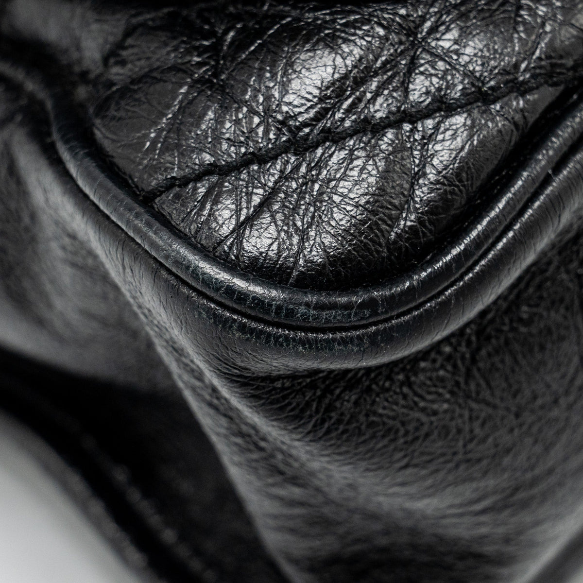 saint-laurent-ysl-medium-niki-calfskin-black-shw-2